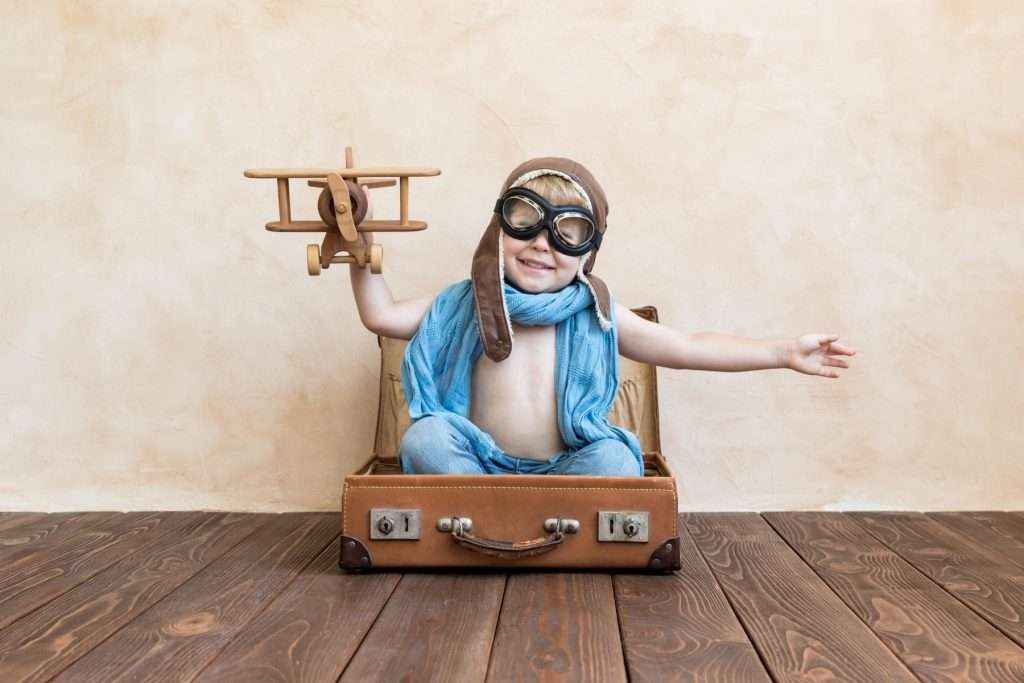 ¿POR QUÉ REGALAR UN JUGUETE DE MADERA A UN NIÑO?