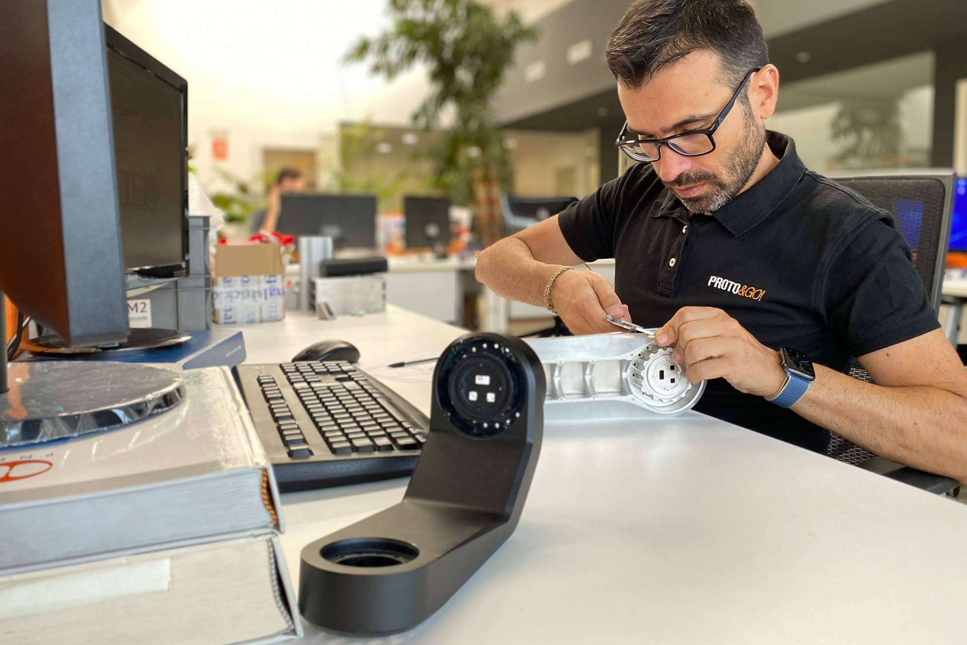 ¿Qué ofrece la guía del mecanizado CNC de PROTO&GO!?