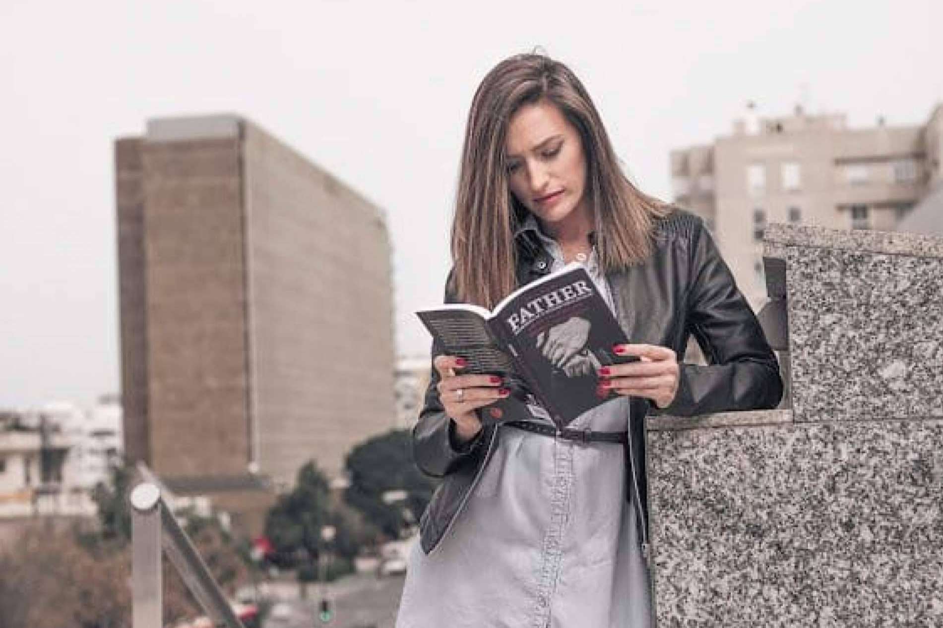 Jose. A. Kapelo lanza la edición en inglés e italiano de 'Padre'