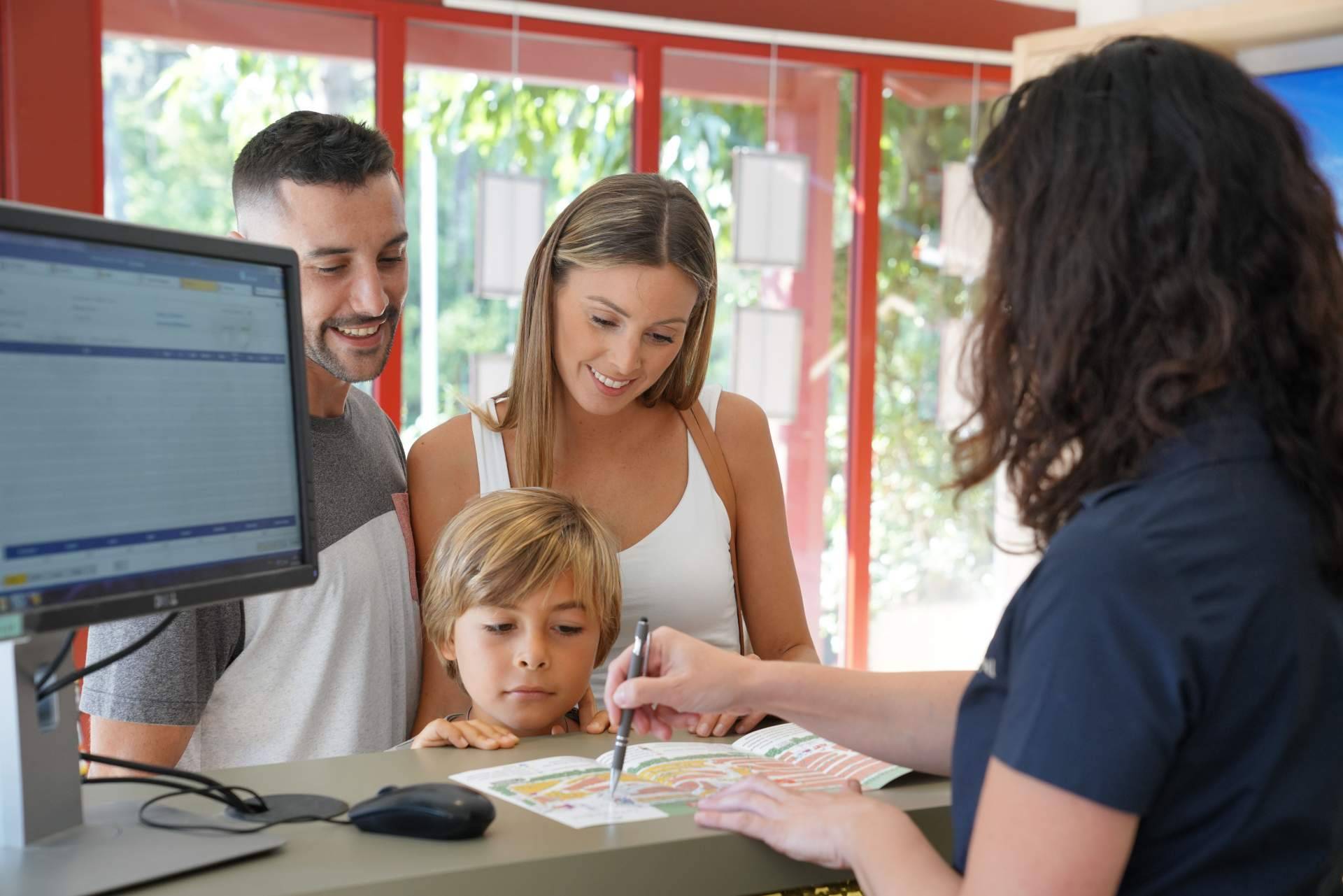 Optimizar las compañías del sector turístico a través de una base de datos de agencias de viajes en España y emails de camping en España, por BancoDatos