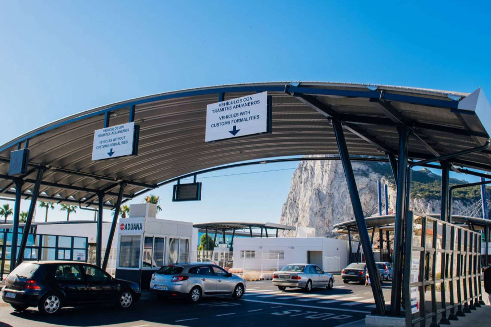Ventajas de elegir una cubierta autoportante, de la mano de APIMET