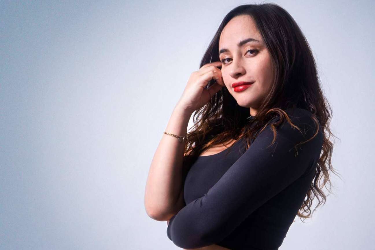 La ingeniera de vídeo detrás de los grandes shows de reggaetón es Vj Alejandra