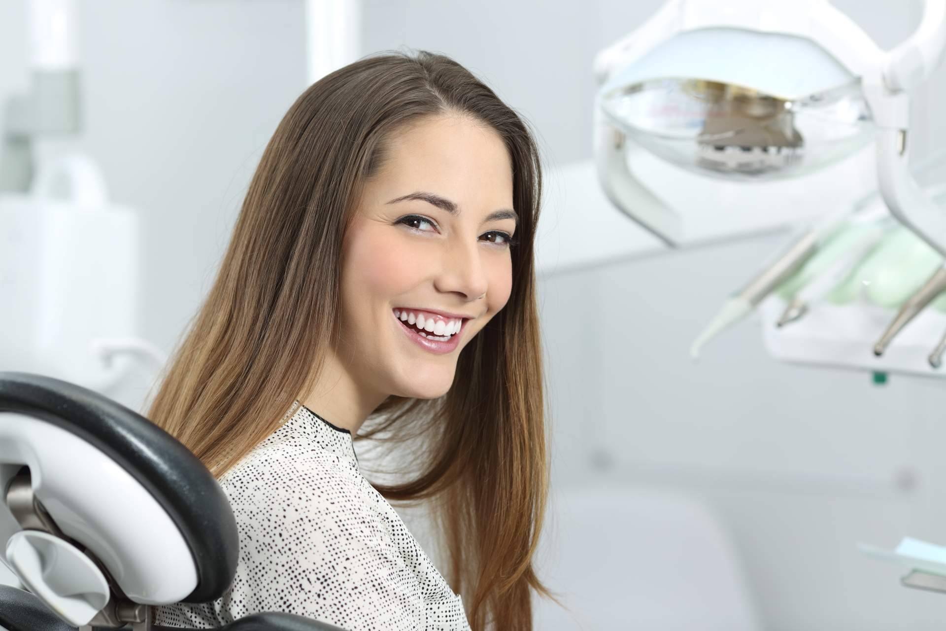 ¿Cuáles son los tratamientos de estética dental que ofrece la clínica dental ResidentLive?