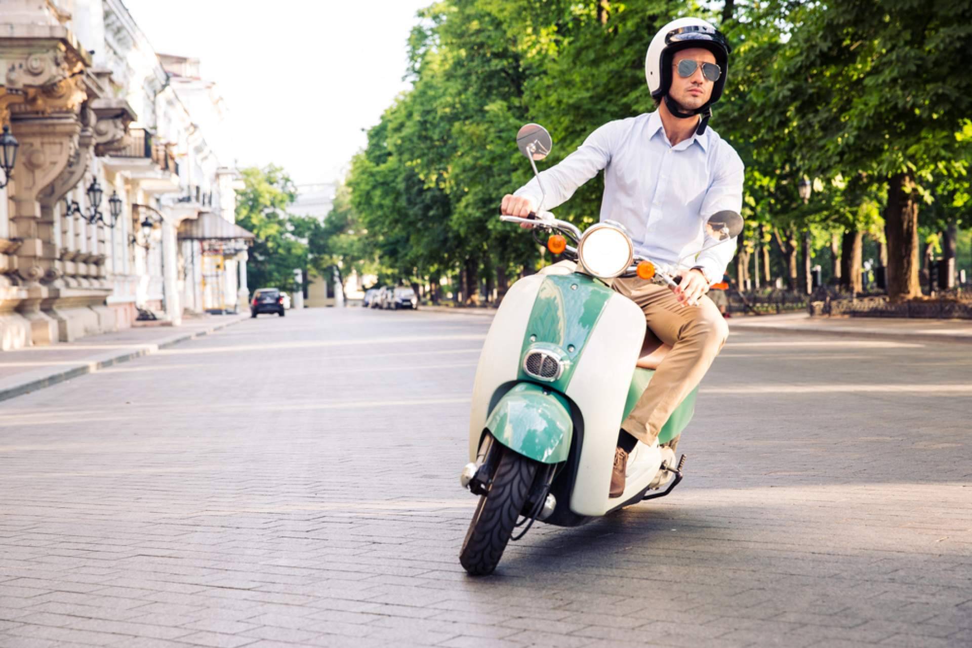 Consejos para elegir autoescuela en Madrid para el carnet de moto A2
