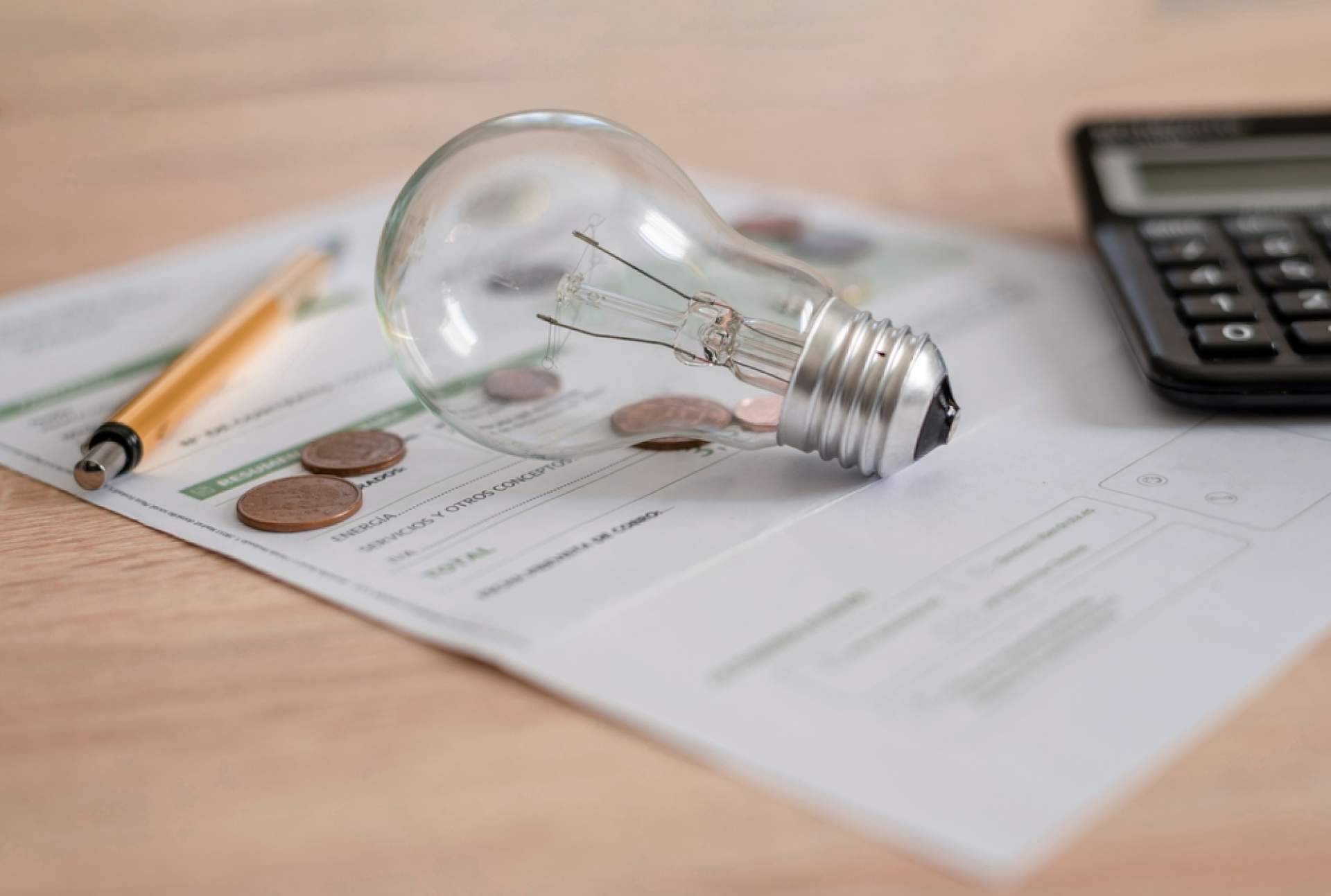 Se demuestra un fraude masivo en facturas de energía eléctrica de uso industrial y pymes a nivel nacional