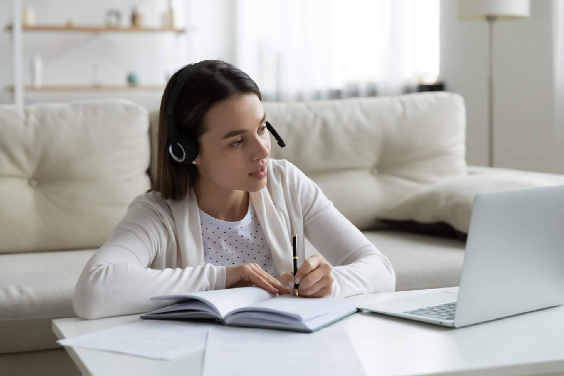 Formación profesional gratuita para personas trabajadoras, con Link Formación