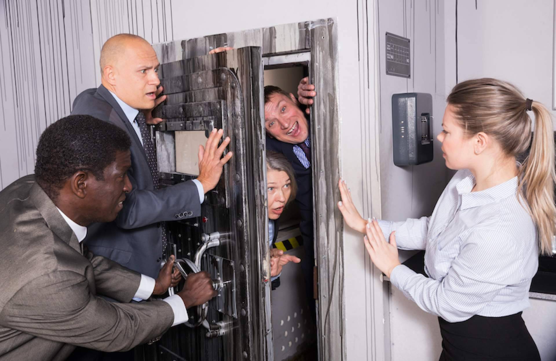¿Qué servicios ofrece Enigma Exprés para eventos de empresas y cenas de Navidad?