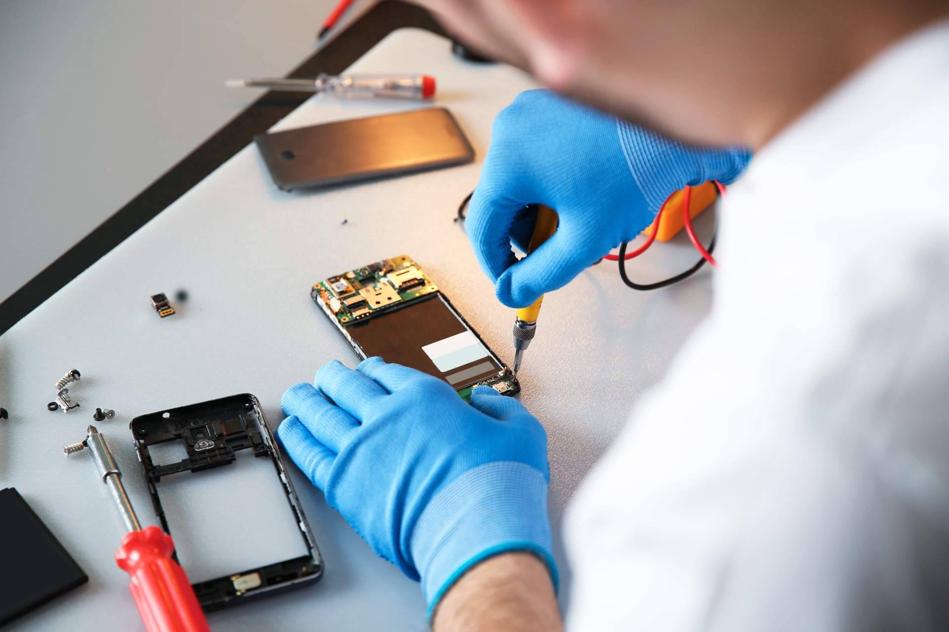 Mundo del Móvil se encarga de la reparación de móviles de todo tipo y de todas las marcas