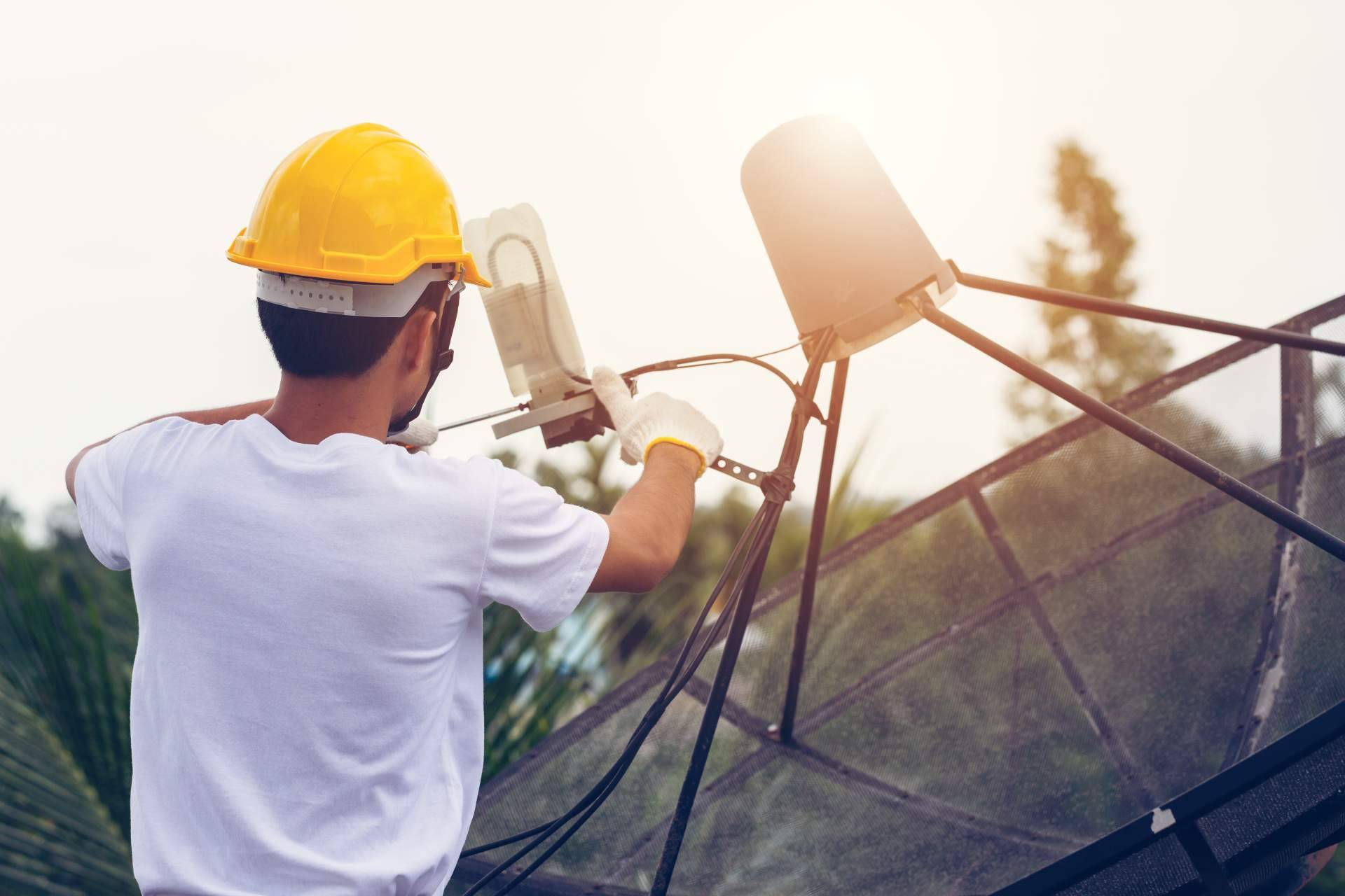 Antenistas Valencia ofrece soluciones y reparación de antenas parabólicas con los antenistas en Catarroja
