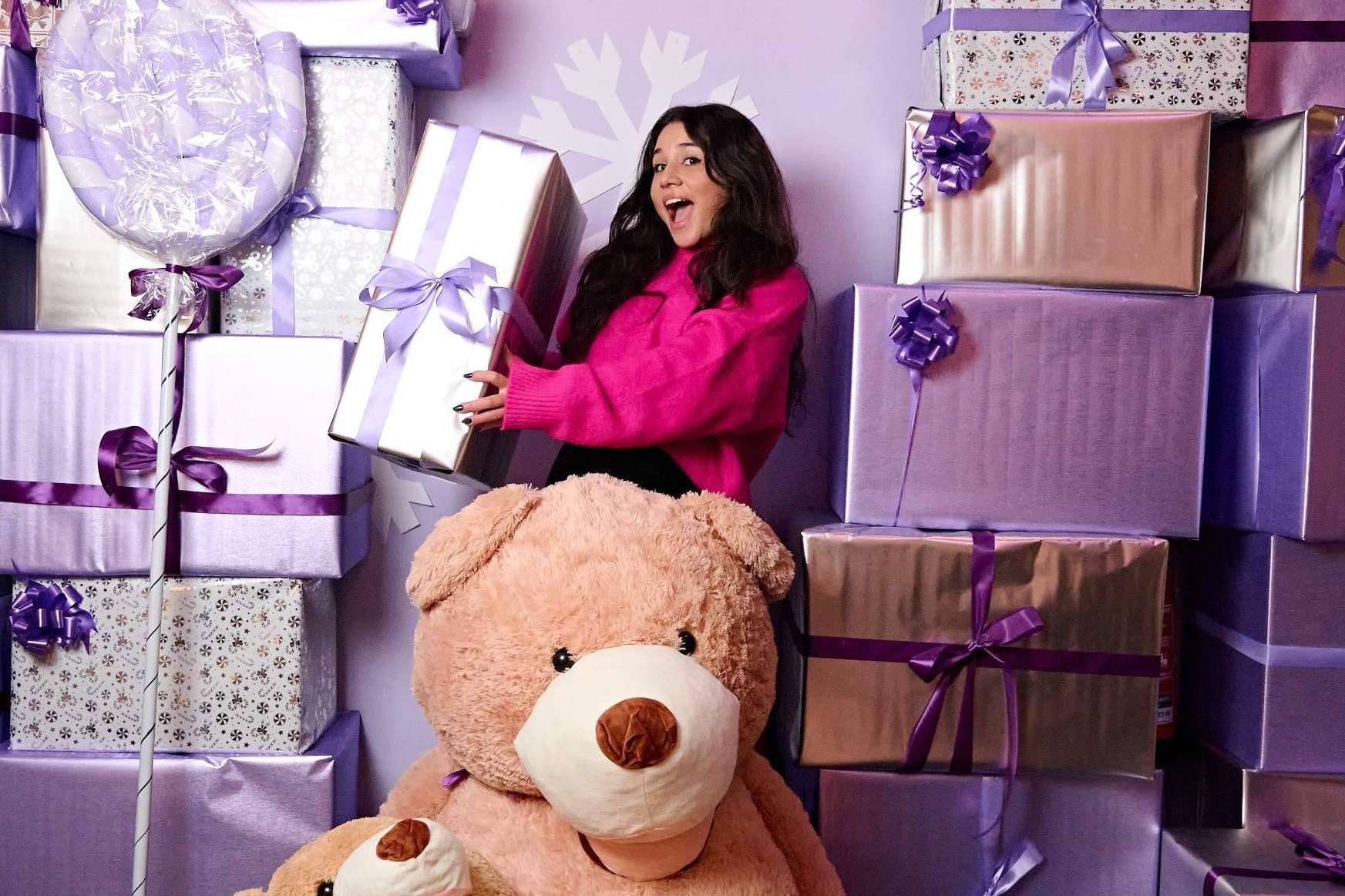 Celebrar la Navidad en el Universo Sweet Space con un Mes de Magia y Alegría