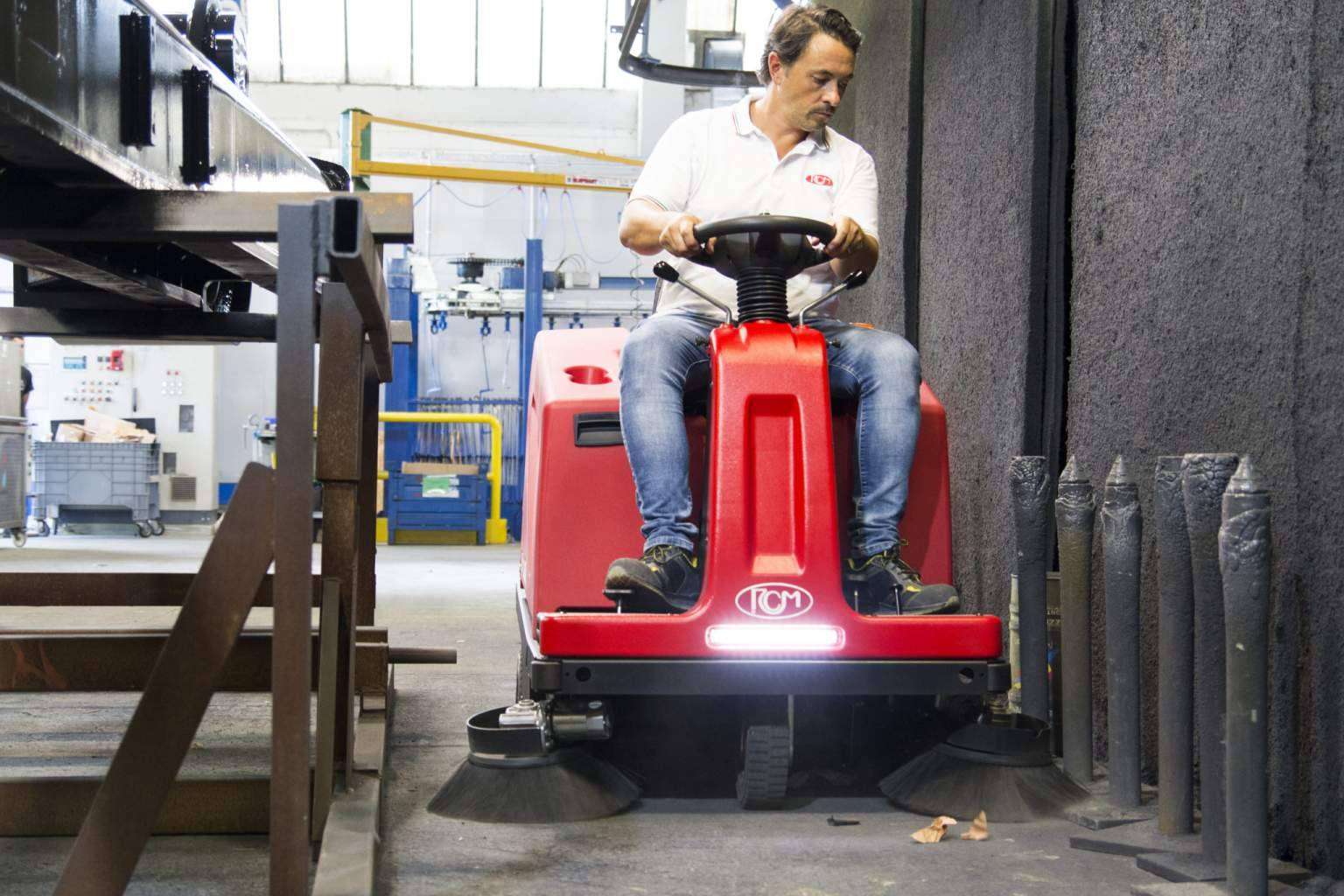 Empresa de venta de maquinaria de limpieza industrial, RCM Ibérica