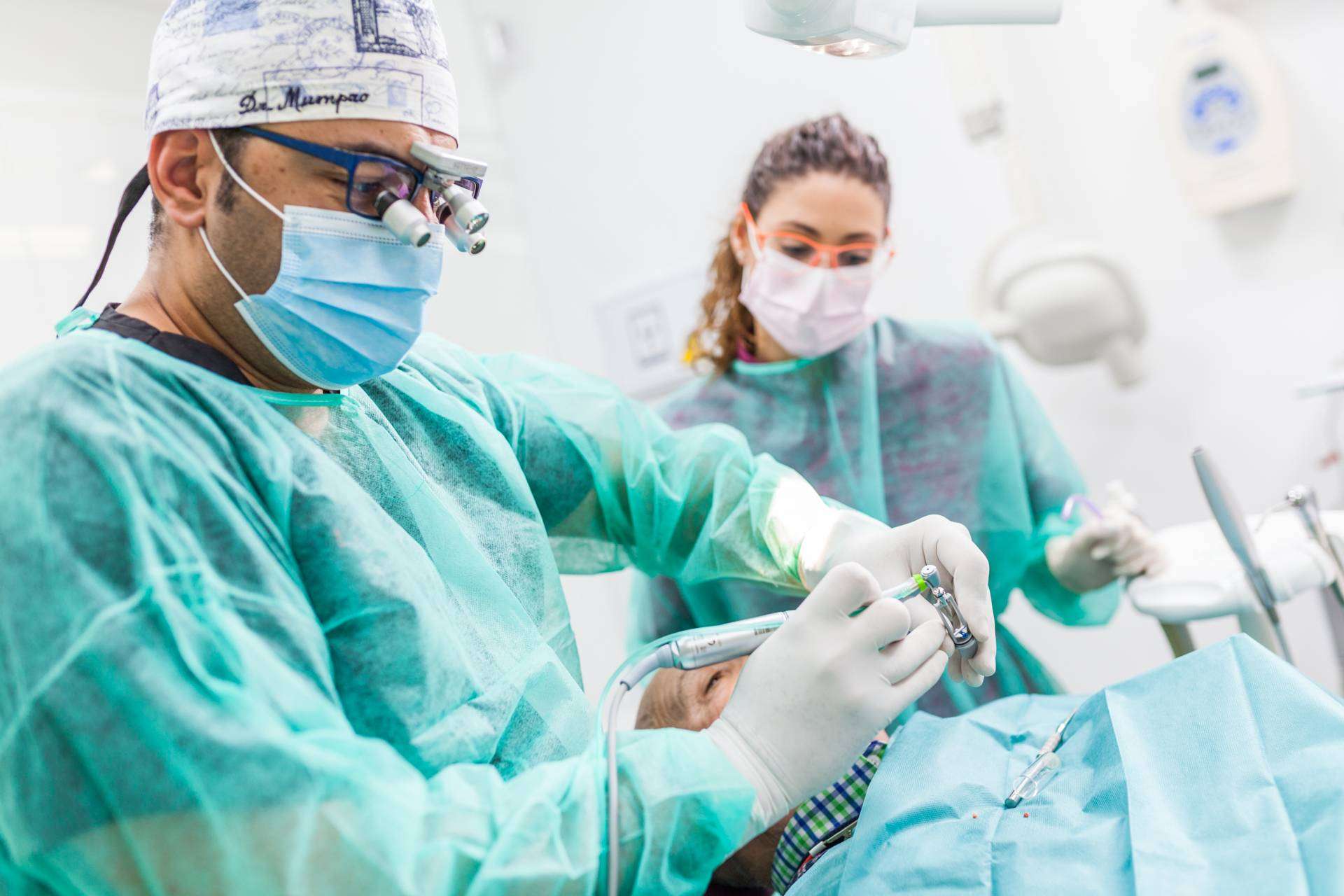 Dental Implantologie, especialistas en cirugía periodoncia