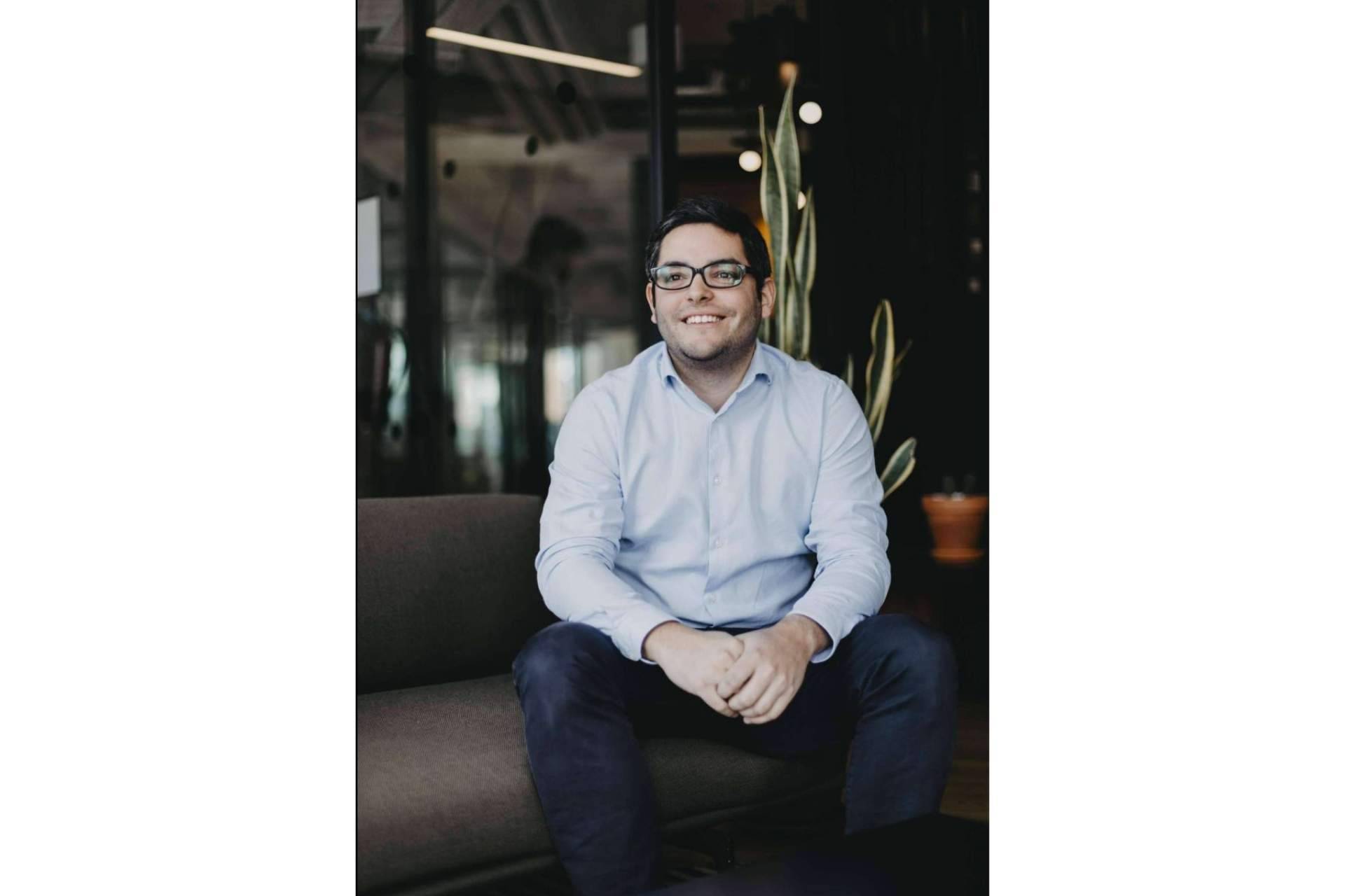 Entrevista a Alejandro Millán sobre su servicio de planificación financiera y la importancia de empezar lo antes posible