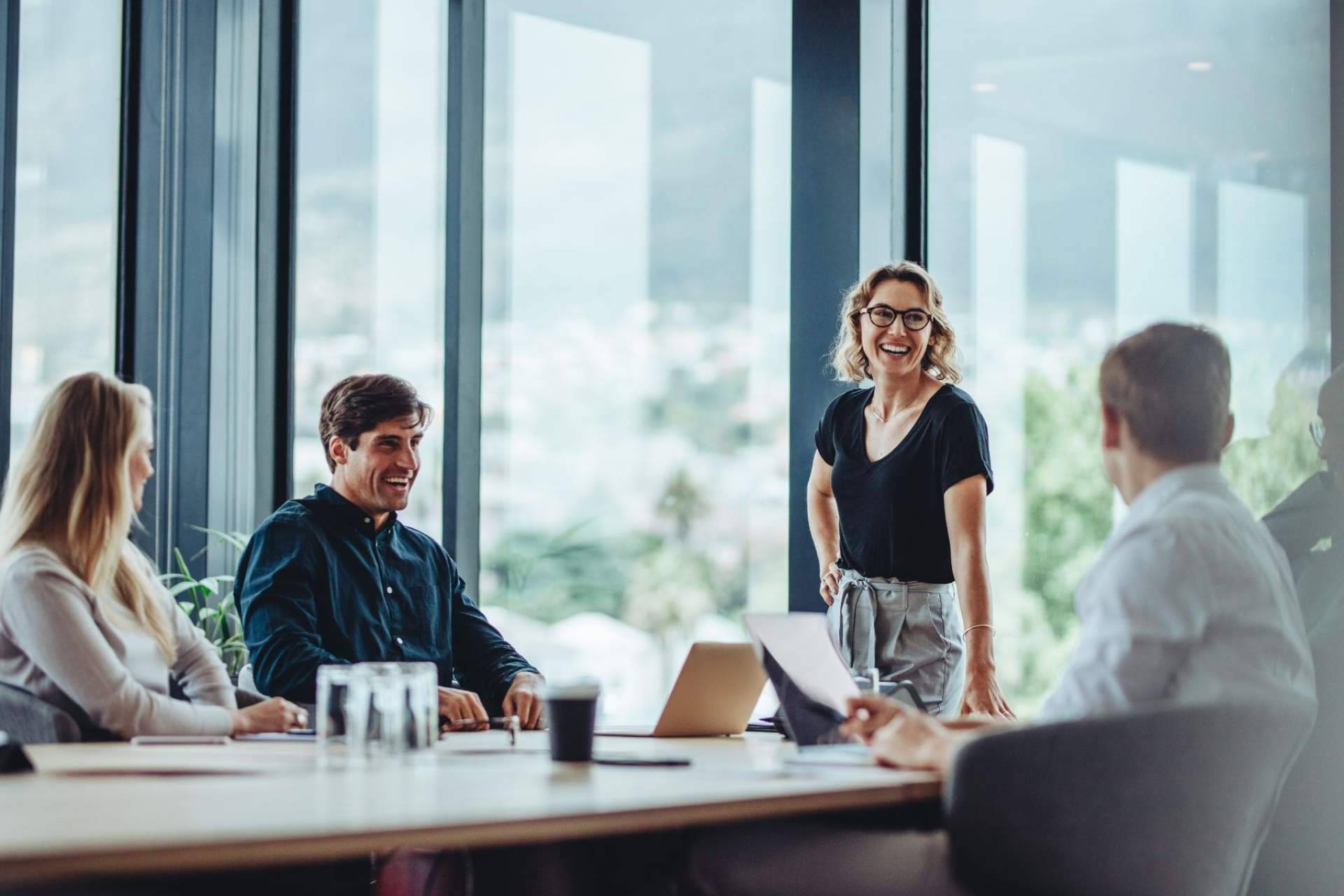 Software para los workplaces que facilita las reservas de salas, de la mano de Hybo
