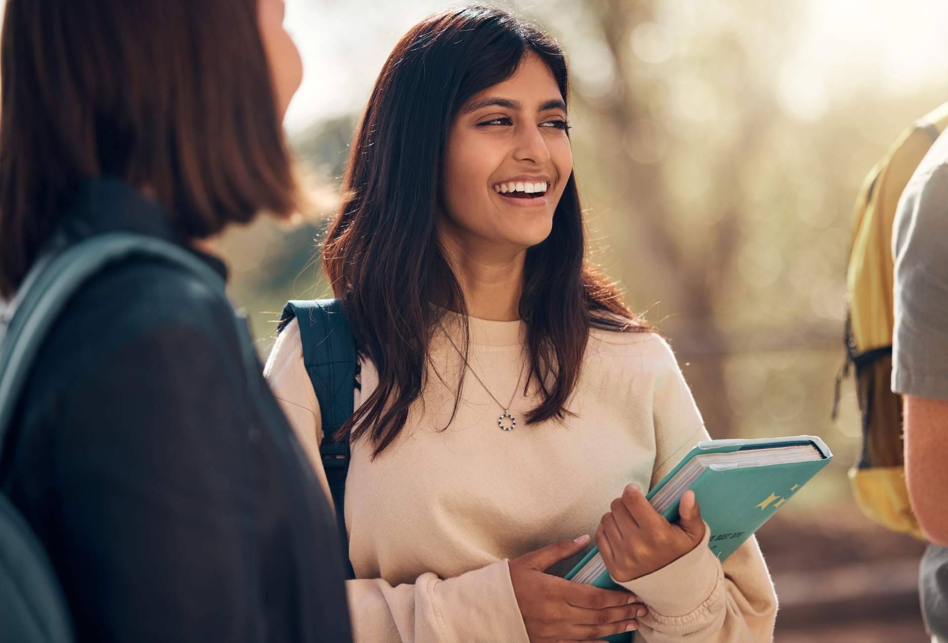Educcando proporciona información de becas y contenido educativo en México