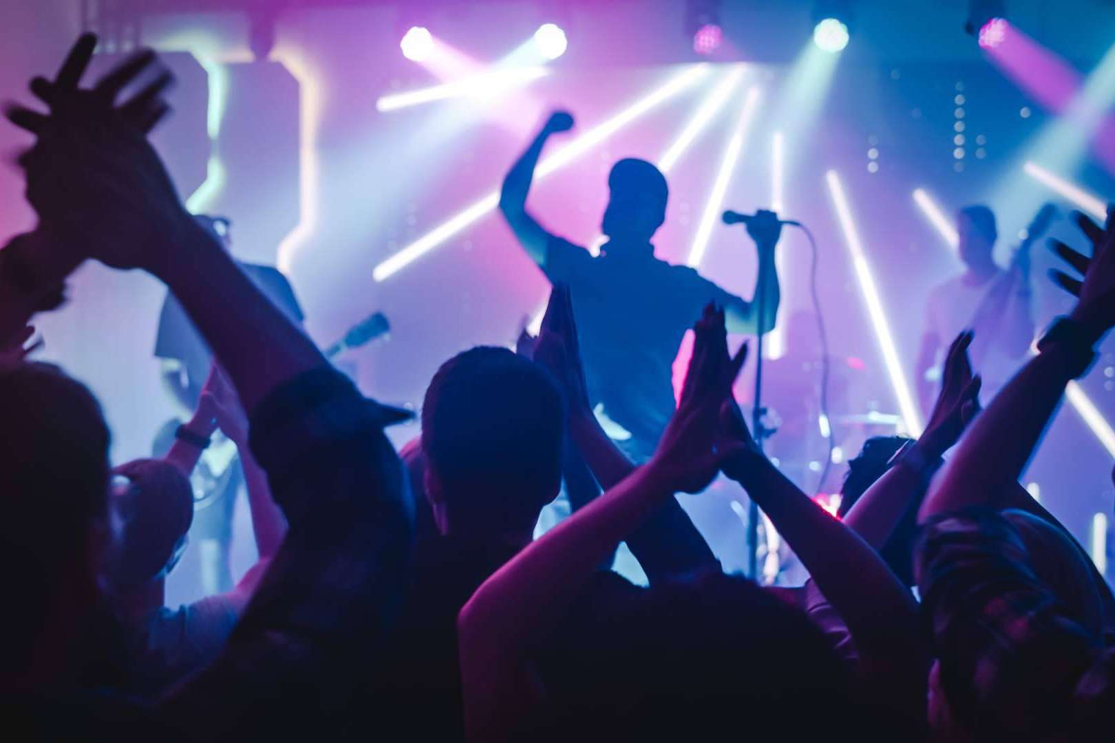 Peculiar, una agencia experta en contratar cantantes para eventos
