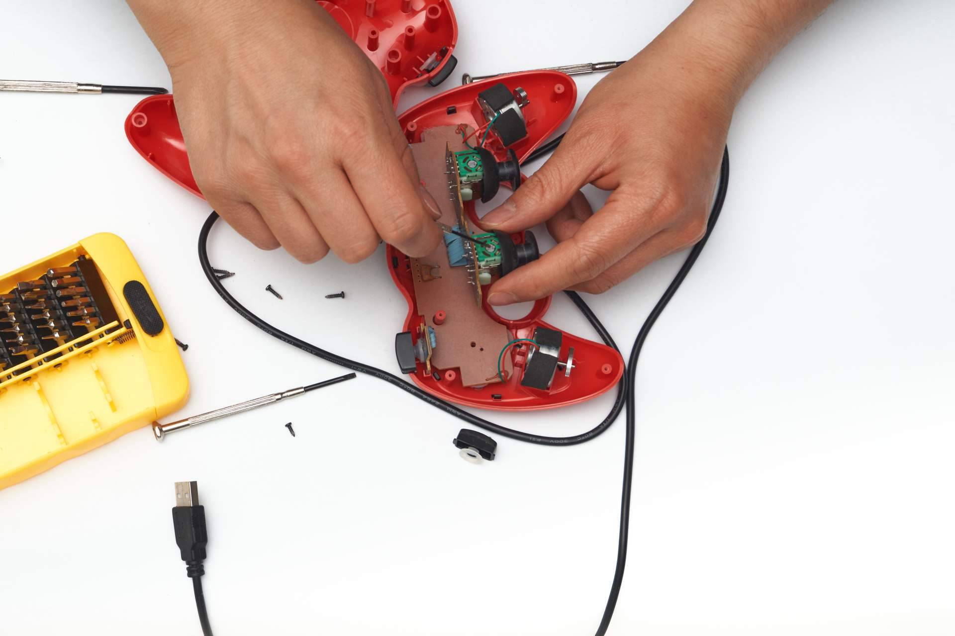 Mundo del Móvil, los expertos en reparación de consolas que devuelven la vida a estos dispositivos en un tiempo récord