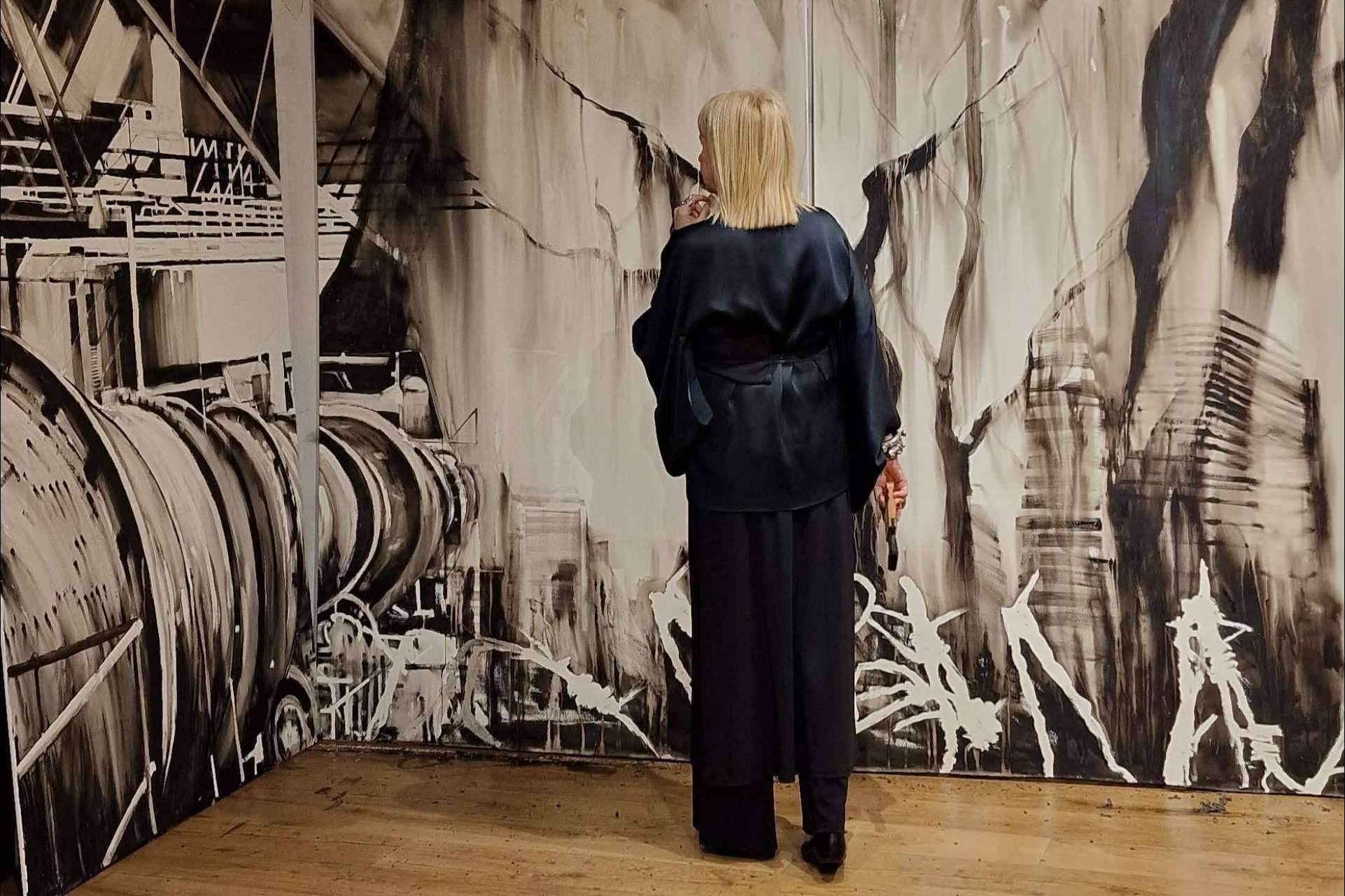 'Paisajes licuados', la obra de arte más impactante de la artista plástica Mar Aragón, la dama negra de la acuarela