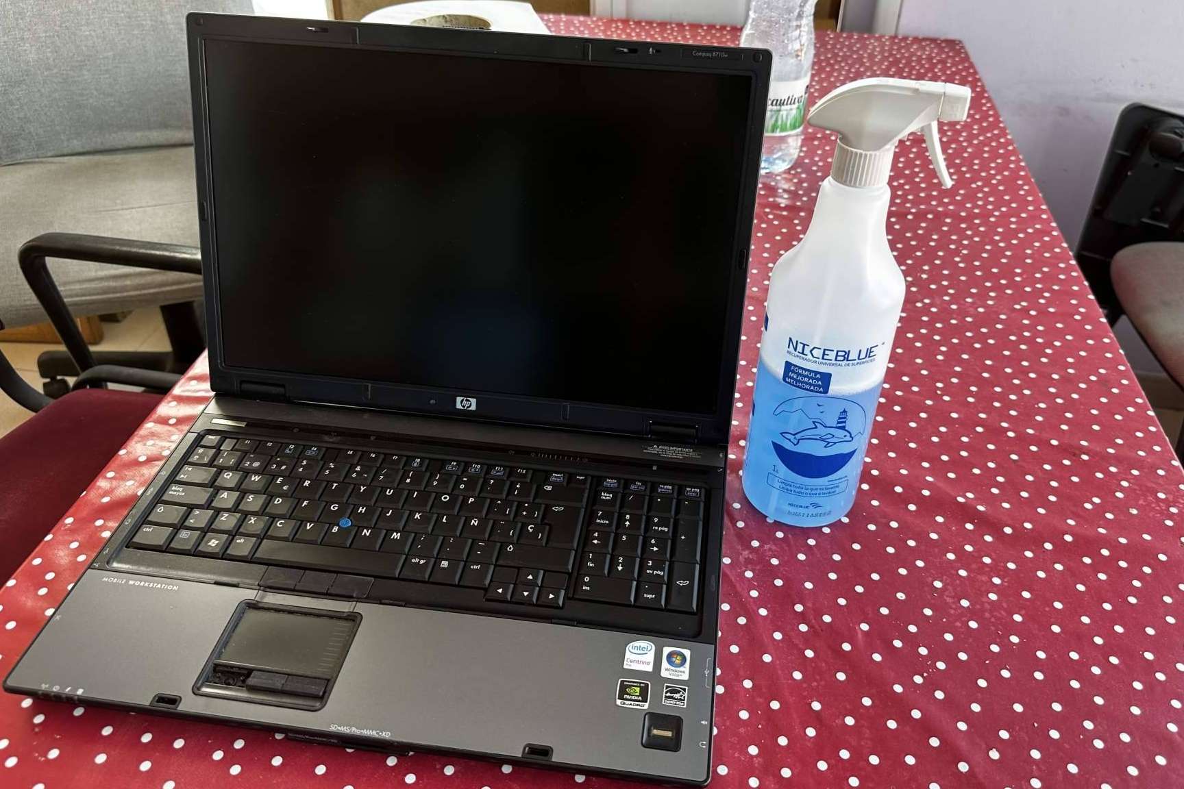 El limpiador multiusos garantizado para una limpieza total de superficies, de Niceblue