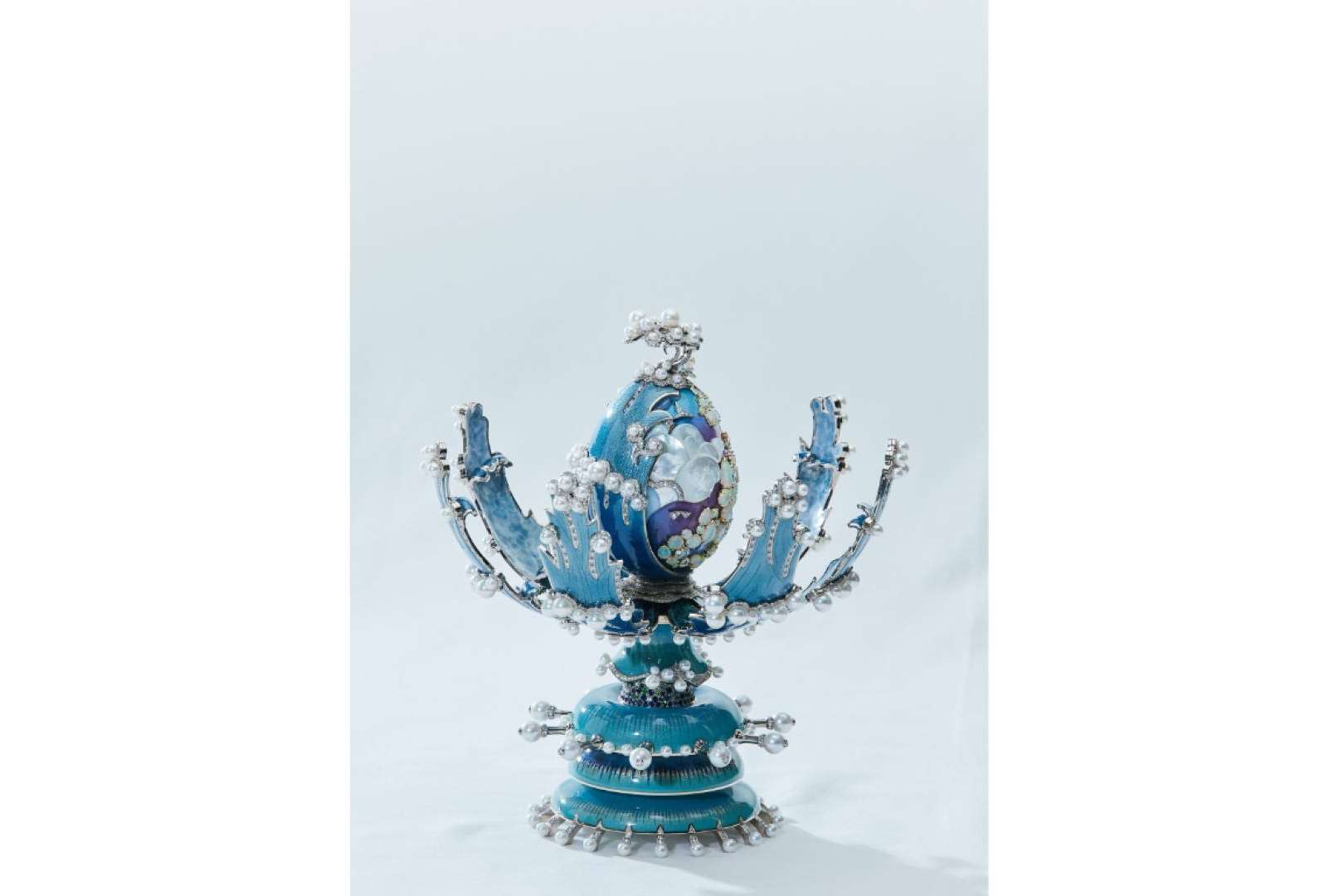 El bautizo del nuevo barco de Regent, Seven Seas Grandeur, incluye la presentación del primer huevo de Fabergé en el mar