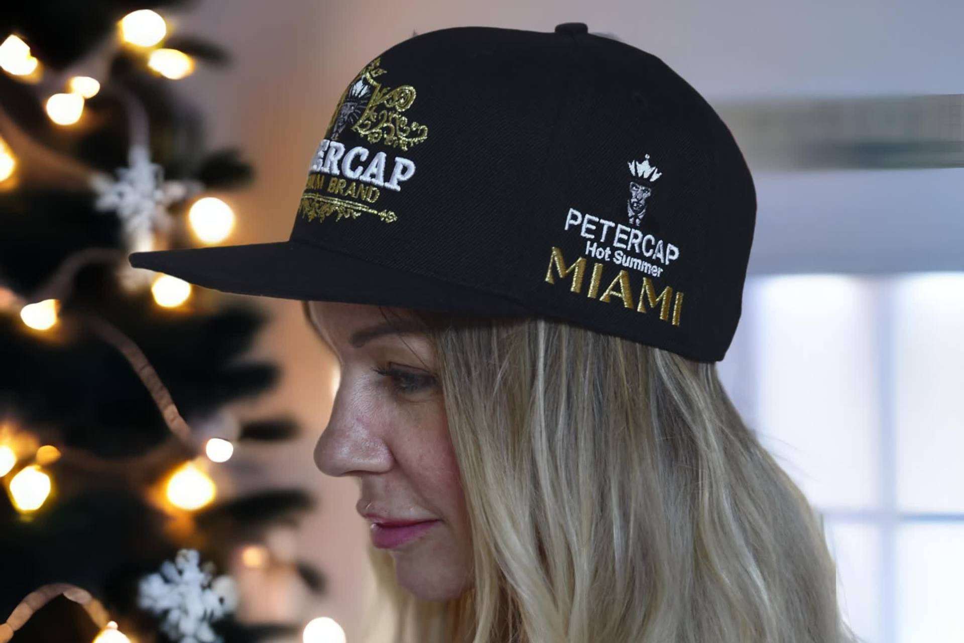 La nueva colección de gorras con tecnología exclusiva de tela antibacterias de PETERCAP