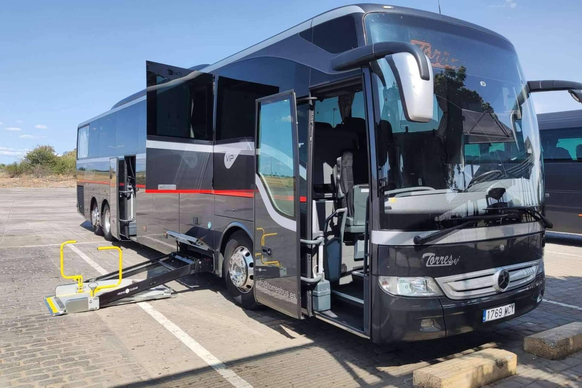 Alquiler de autobuses de 54 plazas en Madrid de la mano de Torres Bus