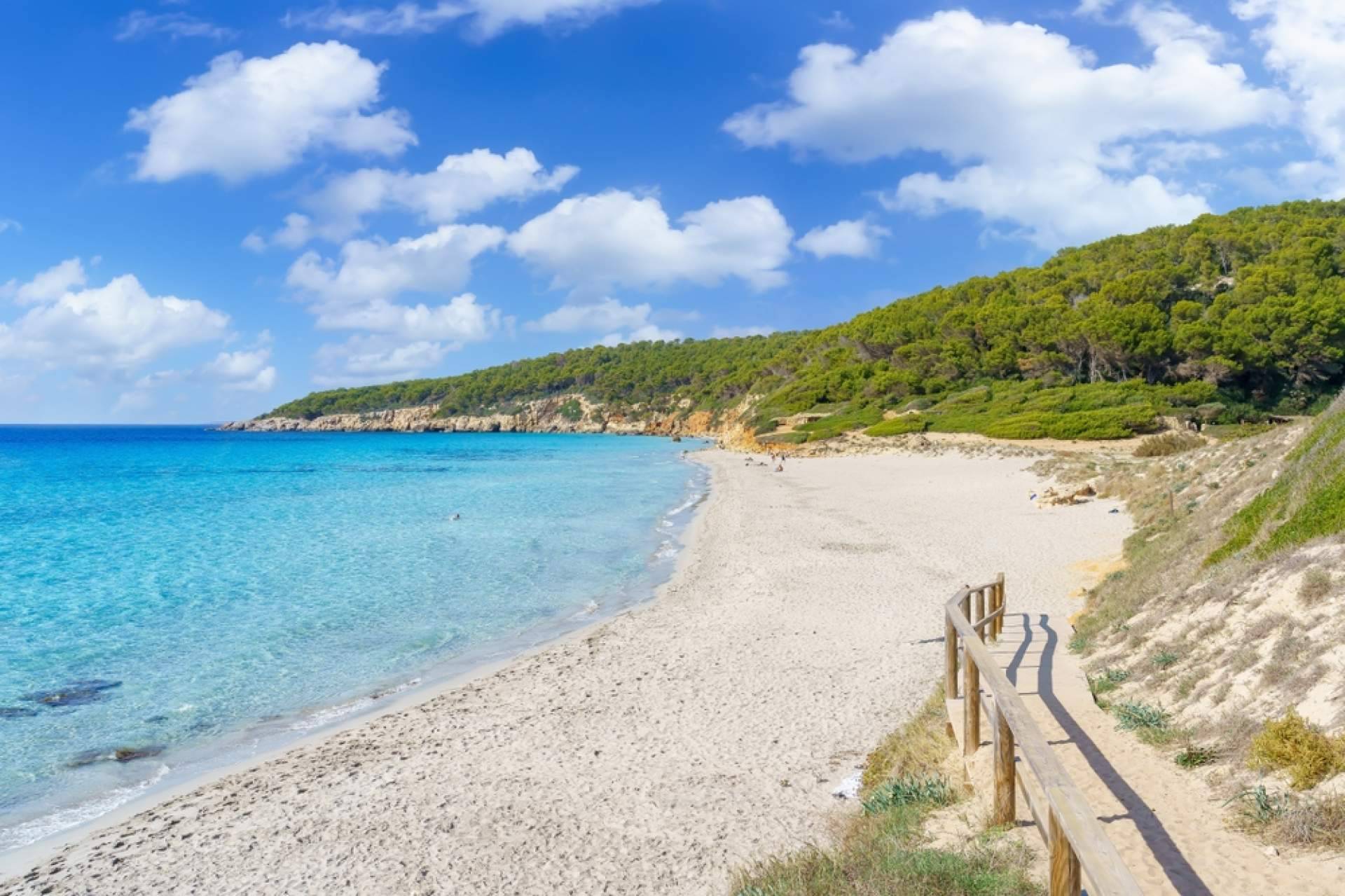 ¿Cuáles son los mejores meses para visitar Menorca?, según la empresa de alquiler de coches Minurka