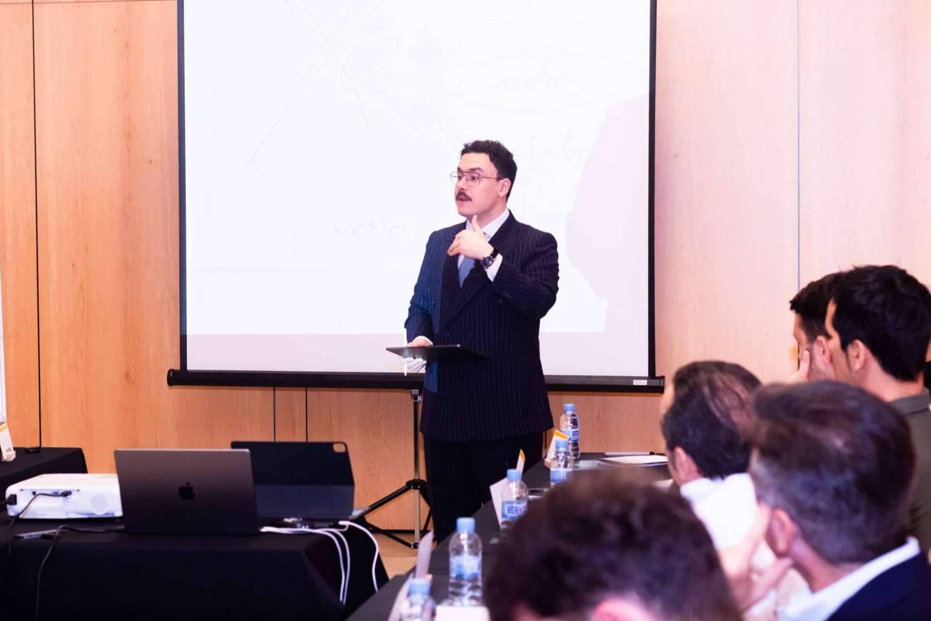 Clases de oratoria con Fernando Miralles para perder el miedo a hablar en público