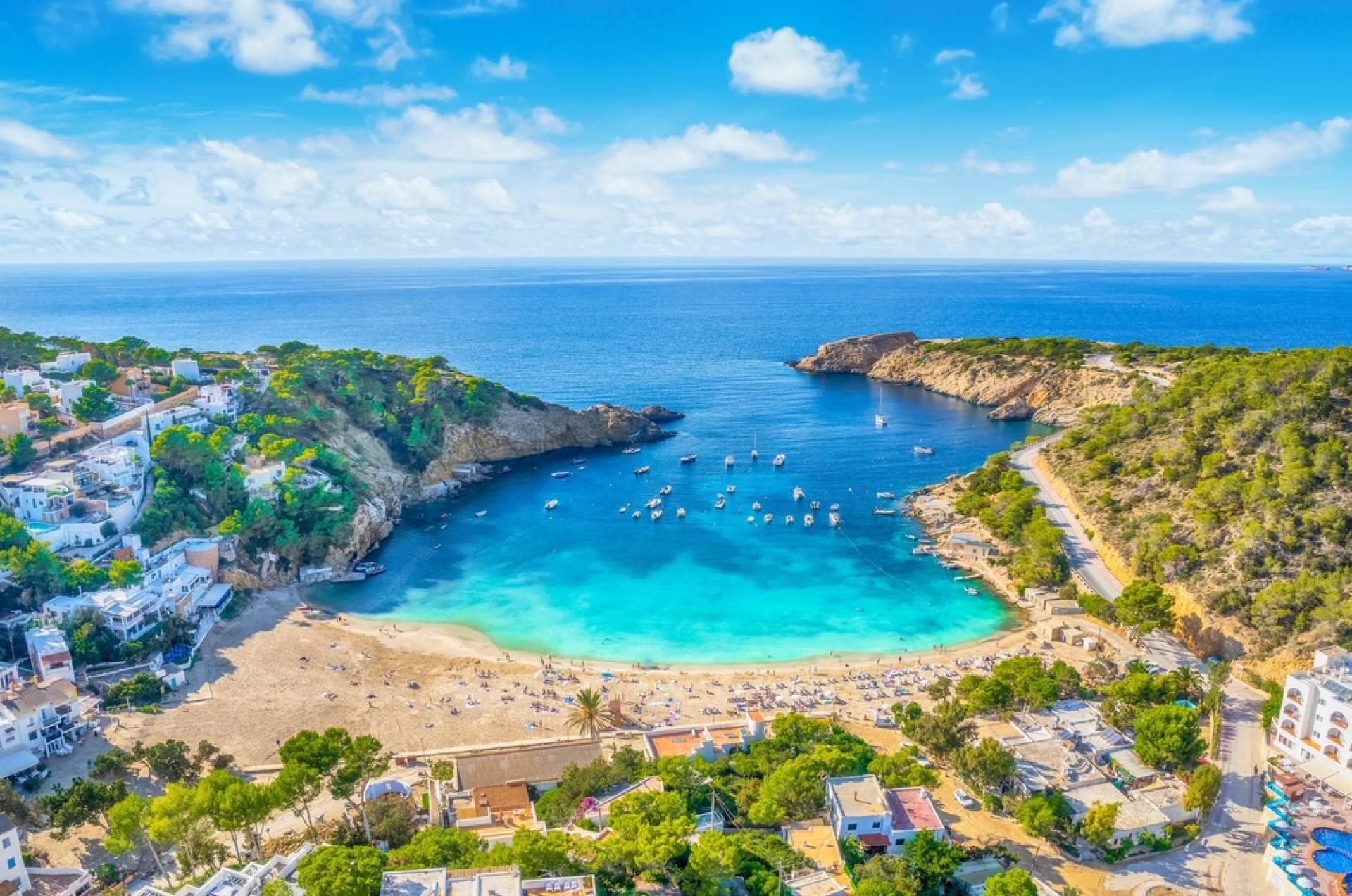 Disfrutar de paseos en barco por Ibiza gracias a Float Your Boat