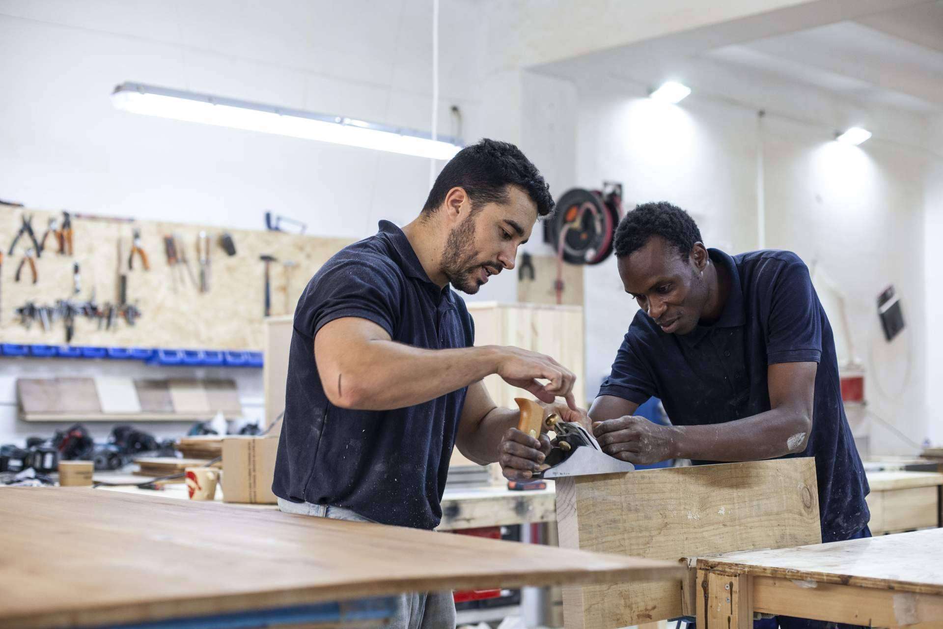 La firma de muebles de madera maciza en tendencia, Ekström Furniture, se instala a Badajoz