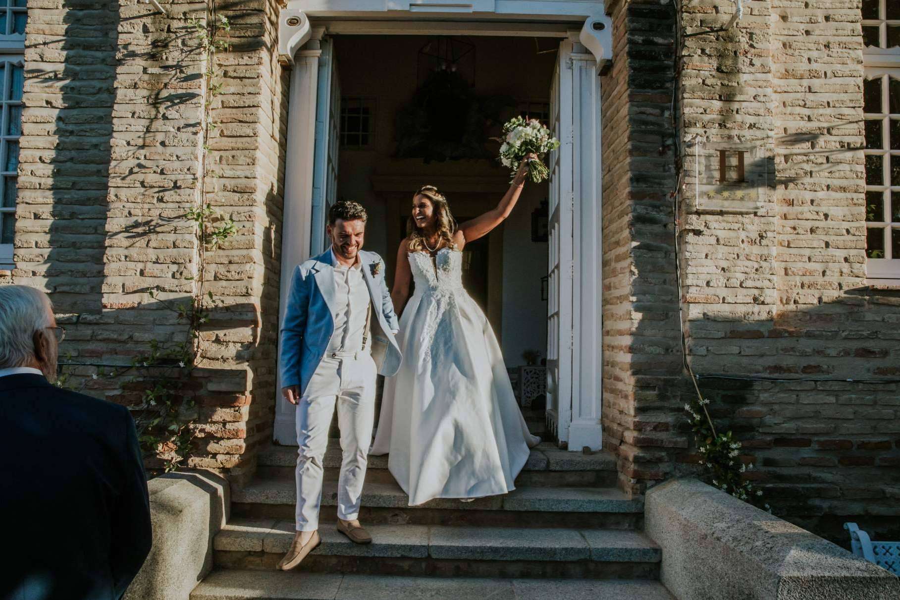 ¿Cuáles son las tendencias en bodas 2024?, desde las novias de negro hasta las zero waste