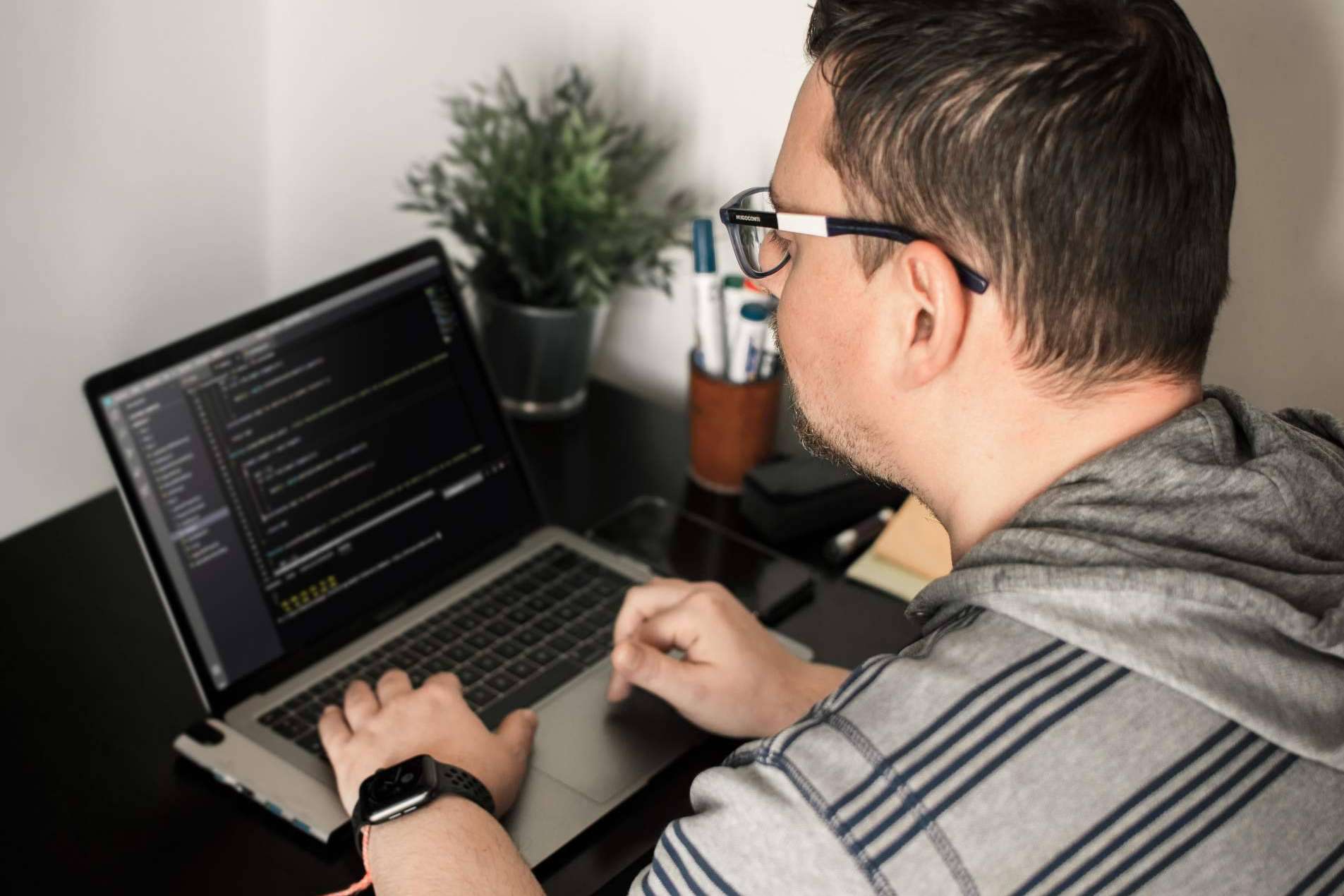 Codenotch, la escuela de tecnología que imparte bootcamps de desarrollo web y de análisis de datos