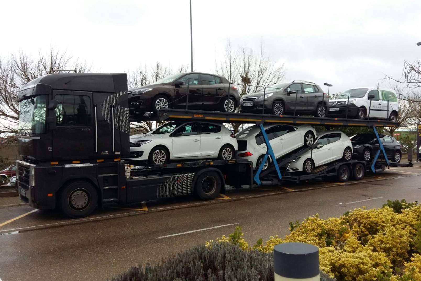 Por qué no hay más profesionales dedicados al sector del transporte en España