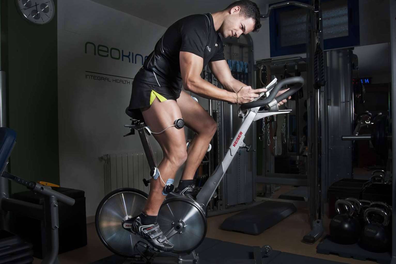 Juan Peris y el entrenamiento con electroestimulación muscular en La Nucía