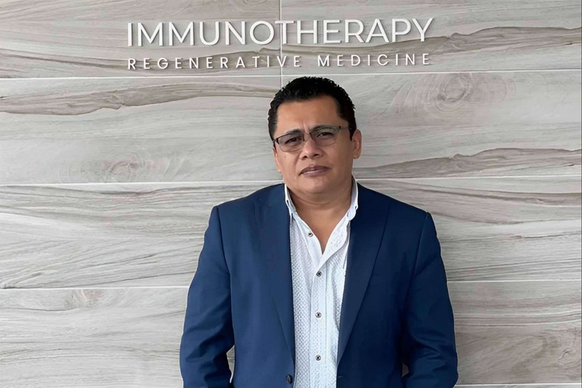 Doctor Ernesto Romero, experto en medicina regenerativa en México