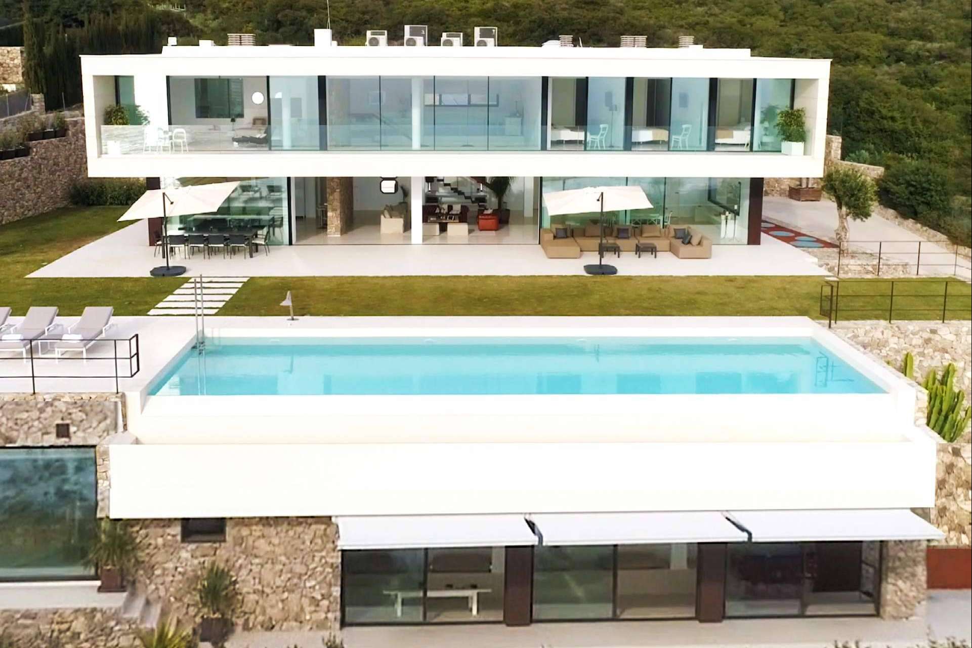 Alkaram y su espectacular villa de alquiler para relajarse en medio de un entorno único