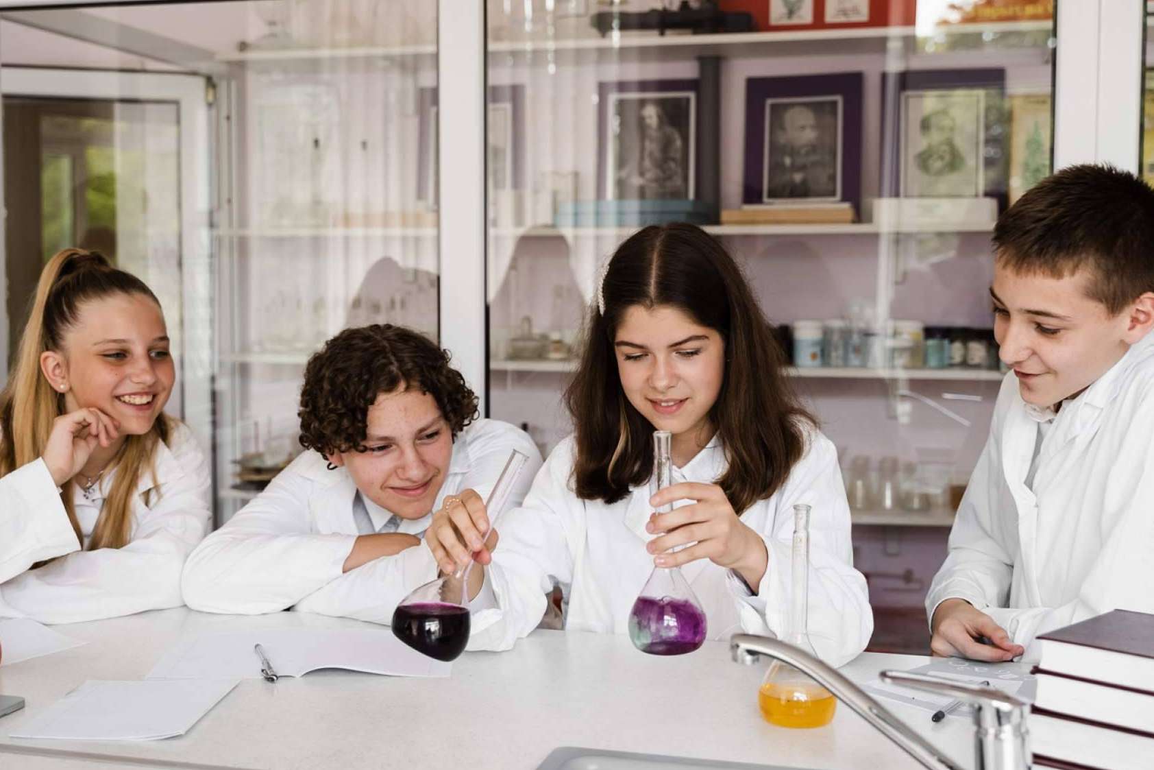 Revolucionando el mundo de la pedagogía; la guía 'Cómo Educar a un Einstein'