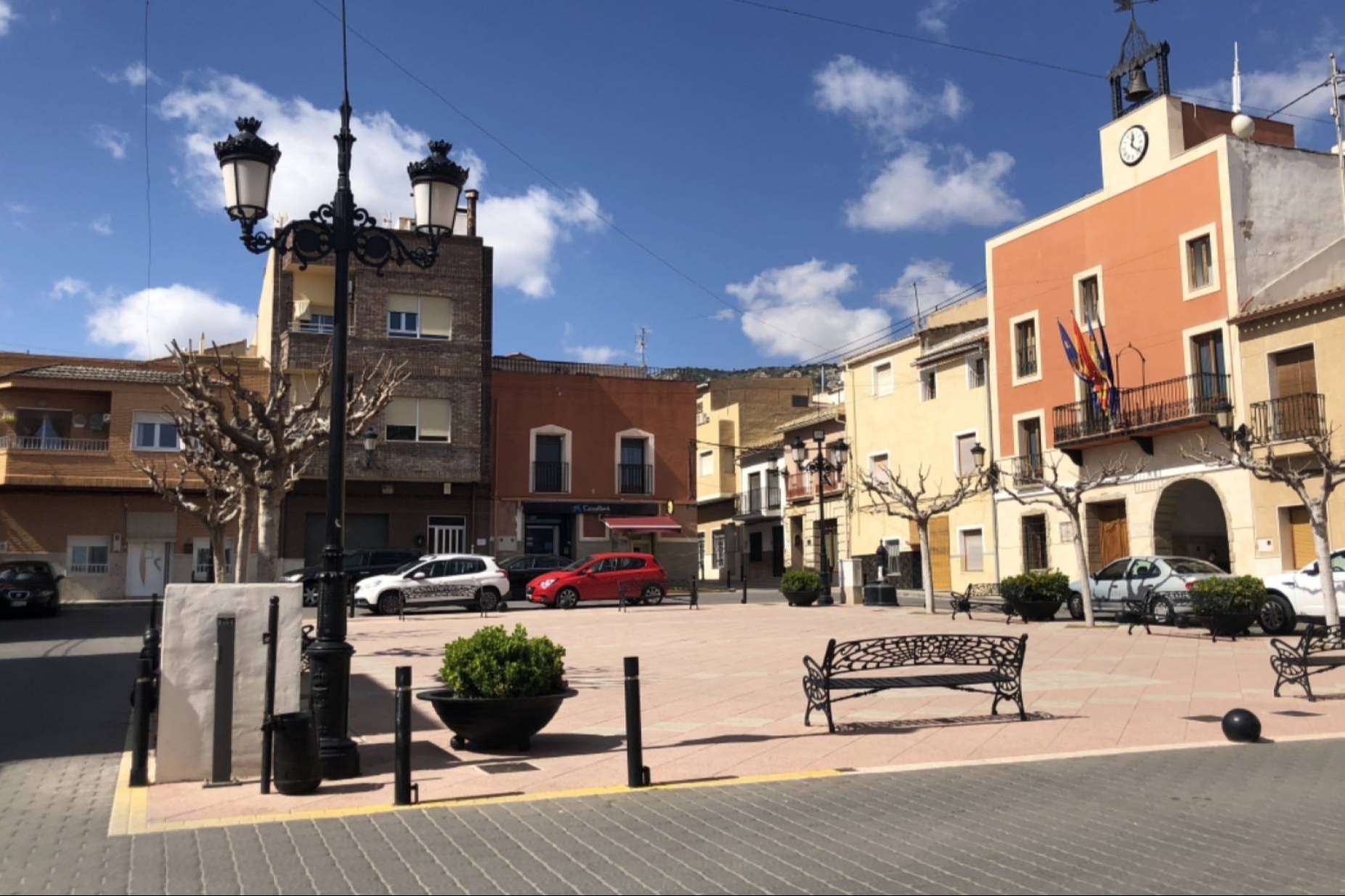 Galvañ Lacados, servicios de mantenimiento para ayuntamientos con limpieza con vapor de alta presión para municipios