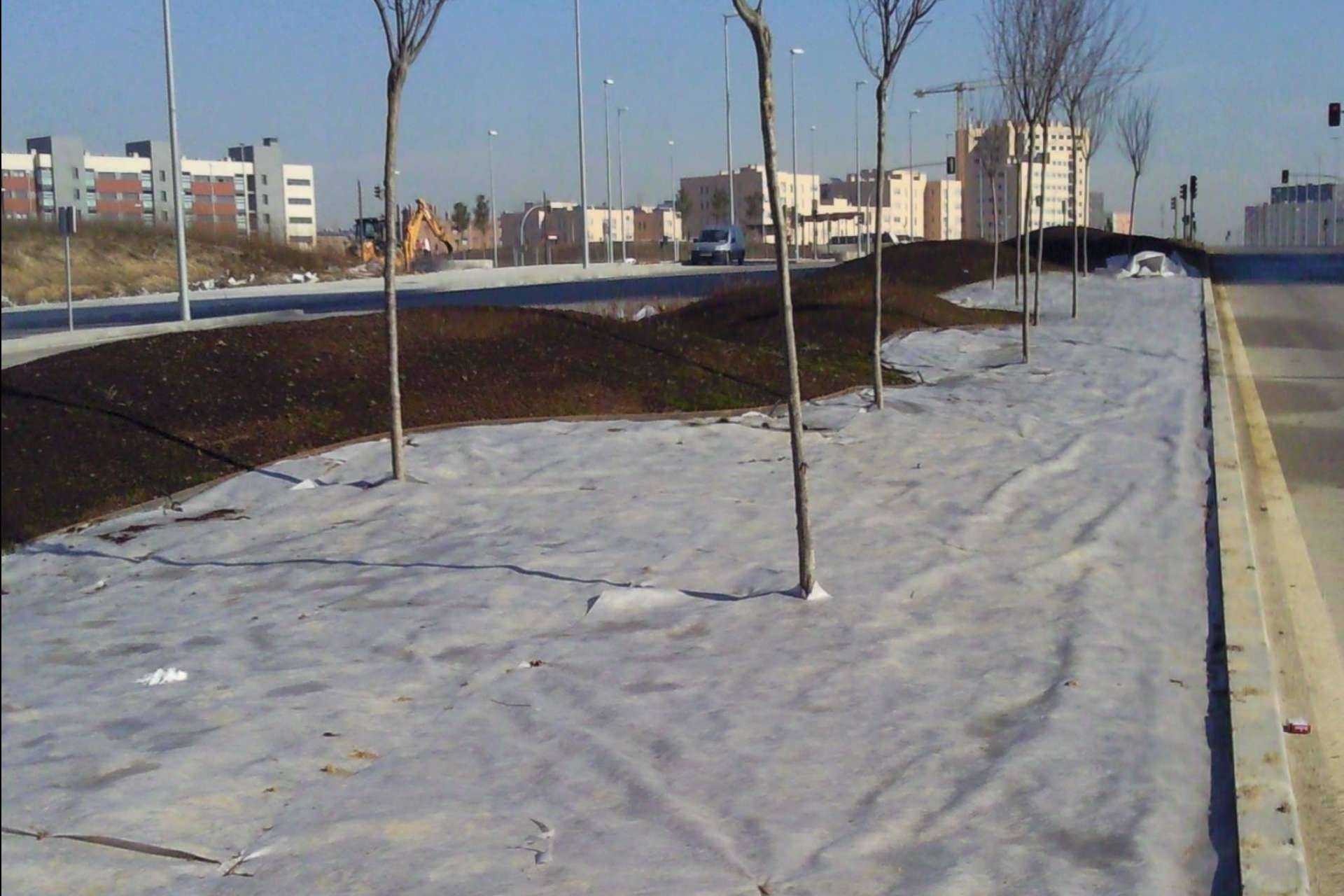 Parar el crecimiento de malas hierbas con la malla geotextil de Floratex Systems