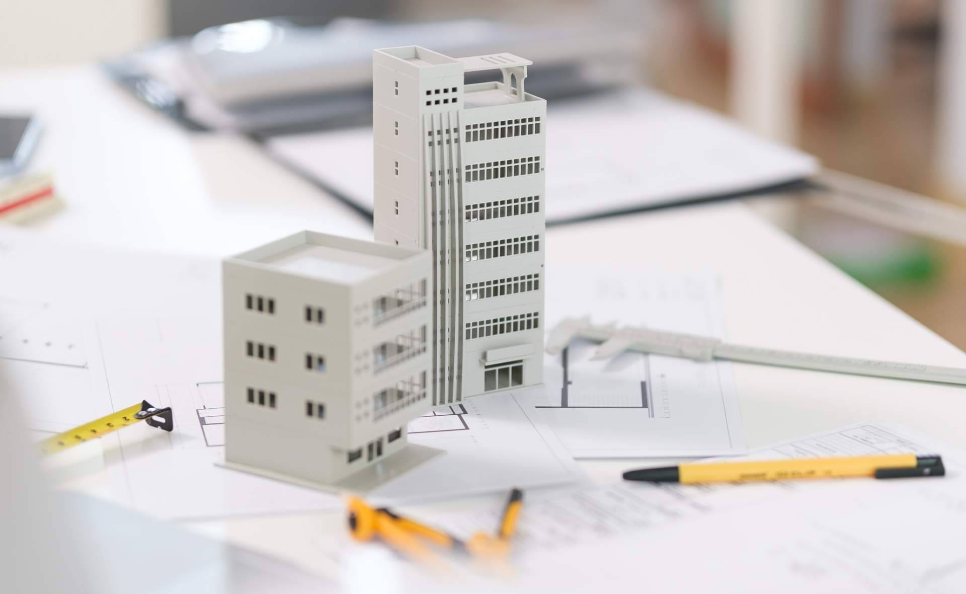 ¿Cuáles son los consejos y herramientas para ser freelance en el mundo de la arquitectura e ingeniería?