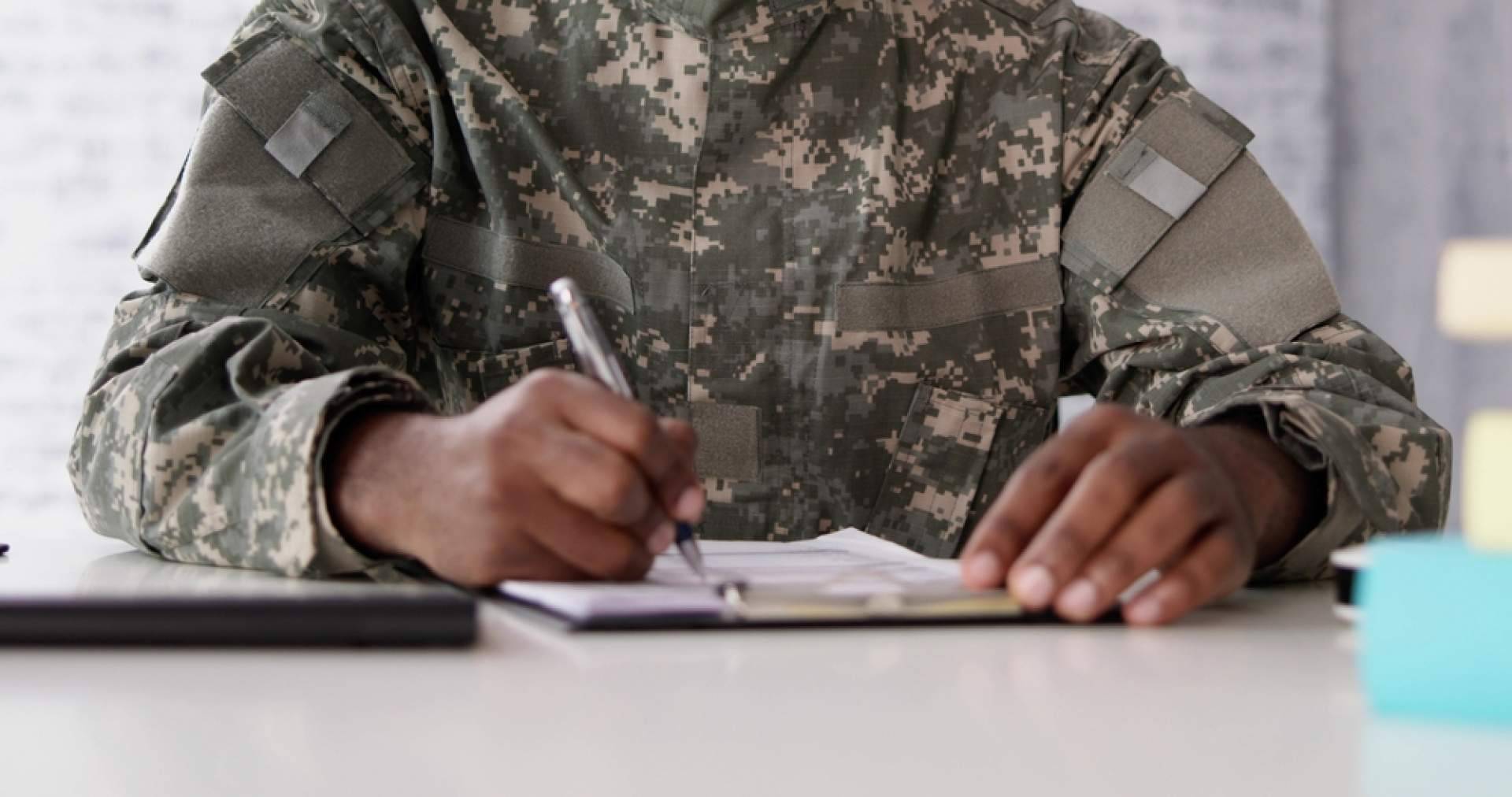 La preparación de oposiciones para las Fuerzas Armadas y el Ministerio de Defensa de la mano de Surplus Formación