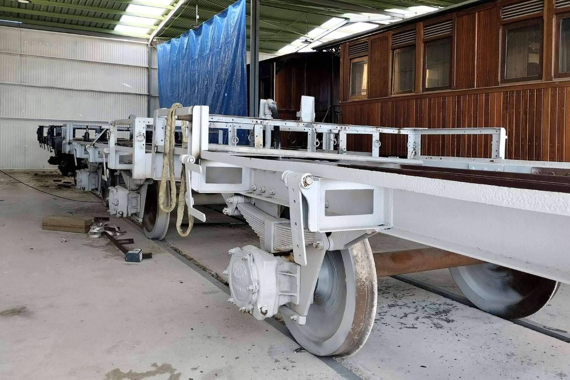 Iniciada la restauración de dos históricos vagones de ENDESA por la Fundación del Patrimonio Ferroviario