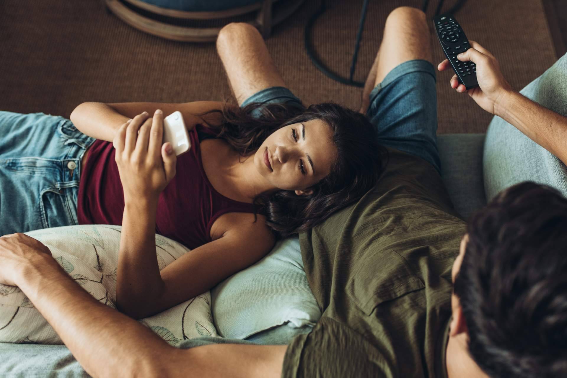 Televisión y móvil desde 11 euros al mes con OROC Fibra y Móvil