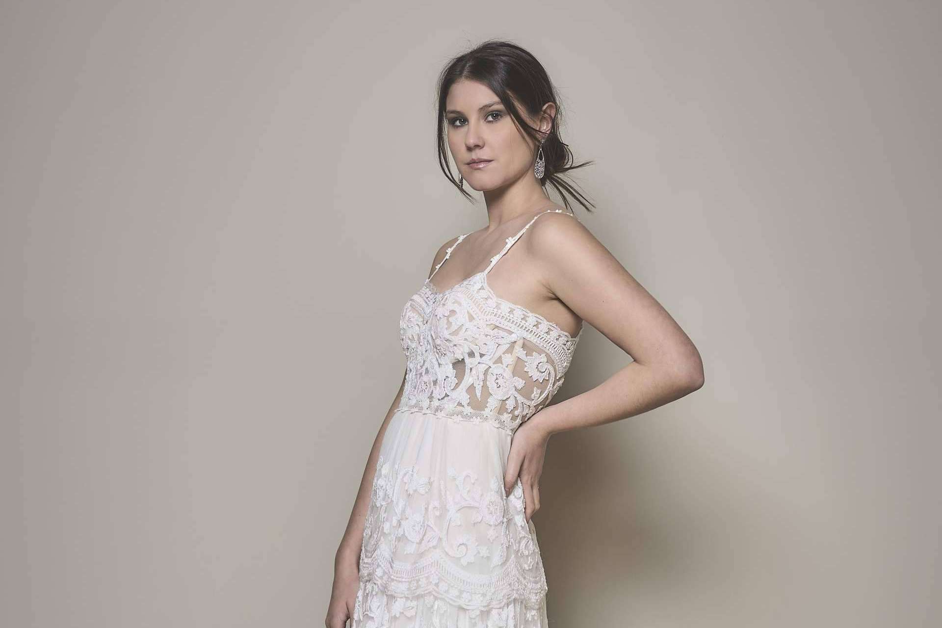 Francesca Marlop ofrece vestidos de novia especiales en el atelier
