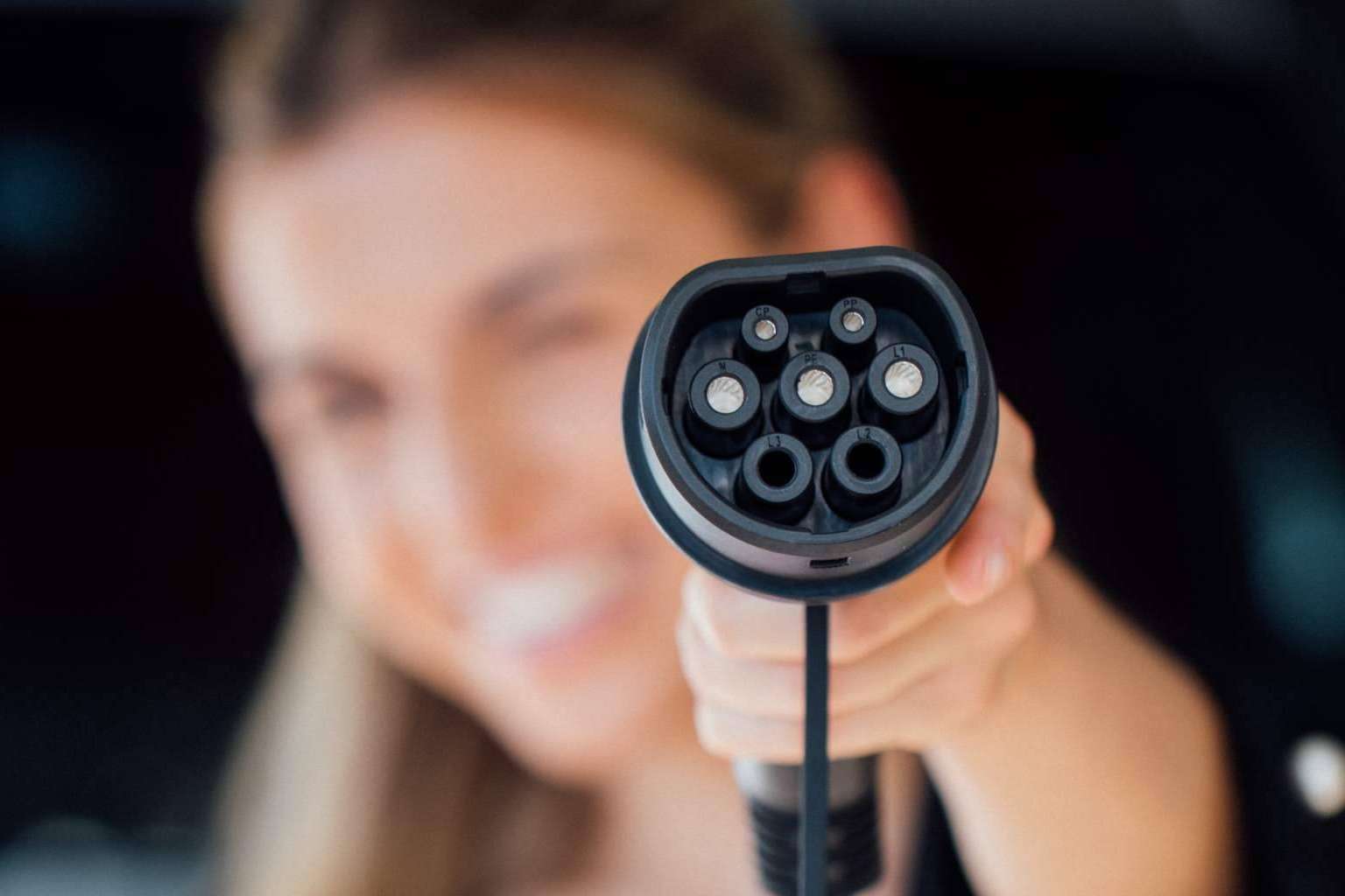 Un futuro más sostenible con los cargadores para coche eléctrico de Ecotech