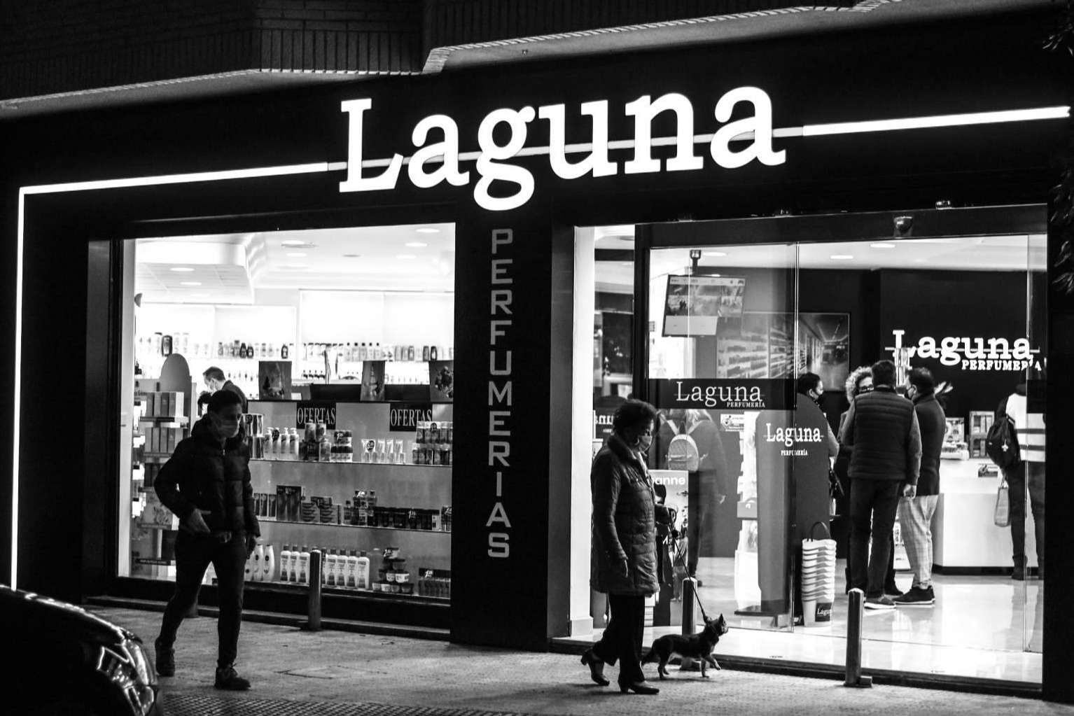 La oportunidad de comprar perfumes de mujer únicos y exquisitos que ofrece Perfumerías Laguna