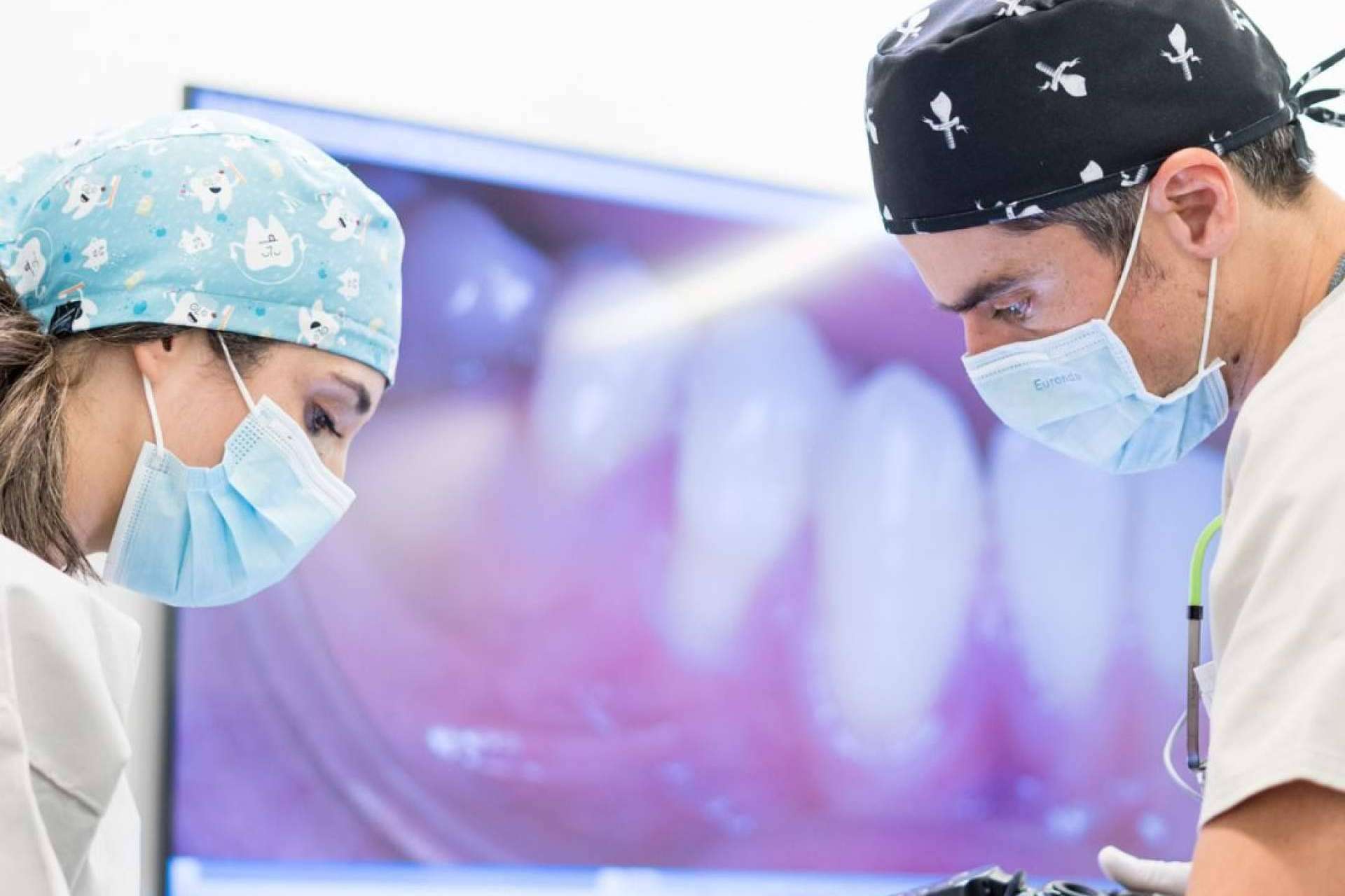 Tratamiento para la gingivitis, de la mano de Clínica Dental Ruiz de Gopegui