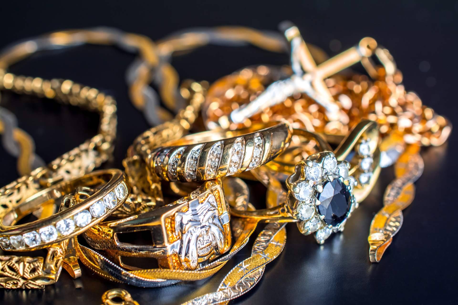 Novecento ofrece una tasación y compra de oro, joyas y relojes, donde cada pieza es única y tratada con el máximo valor