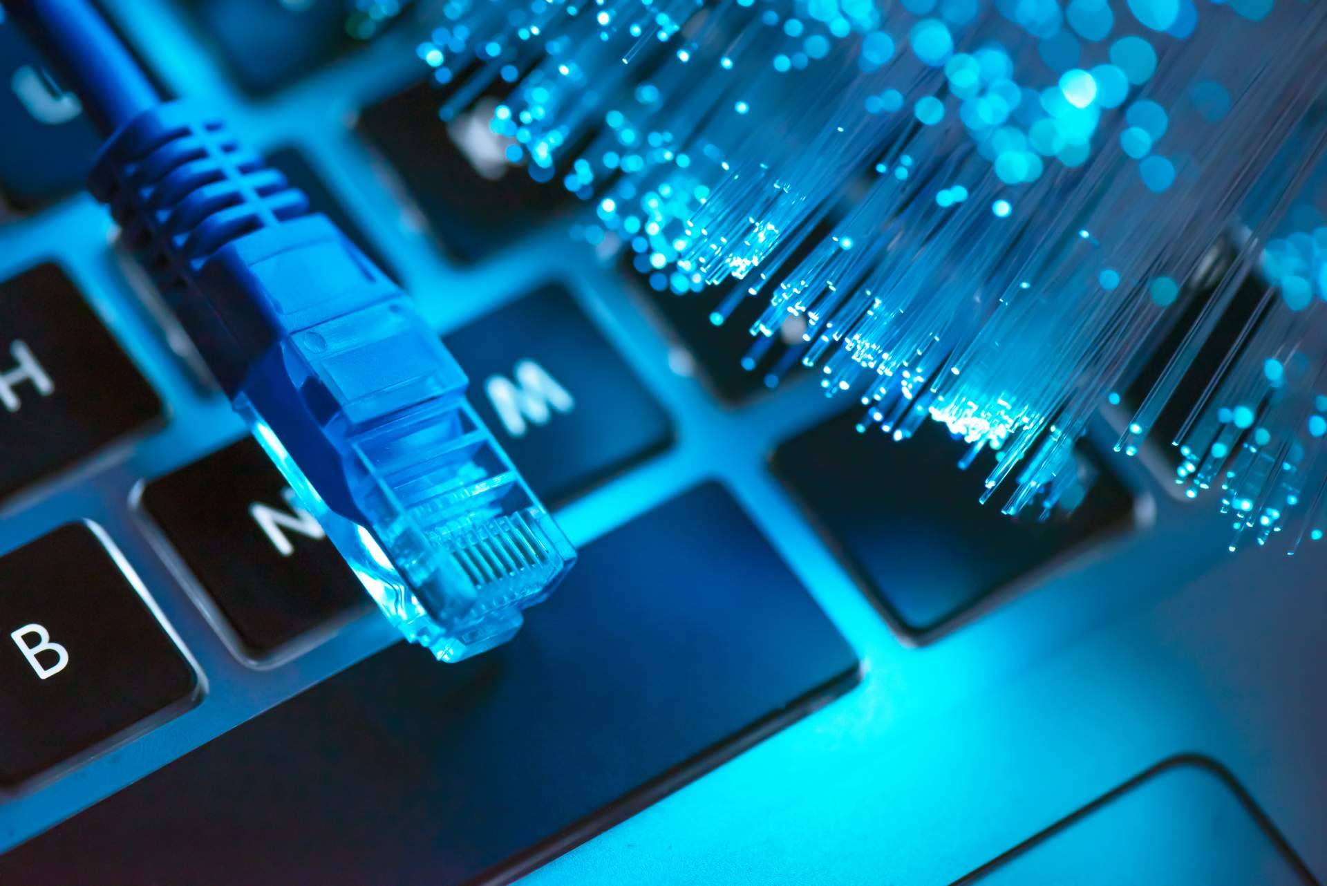 ¿No llega bien el wifi? Conectividad con Fibra Óptica Plástica