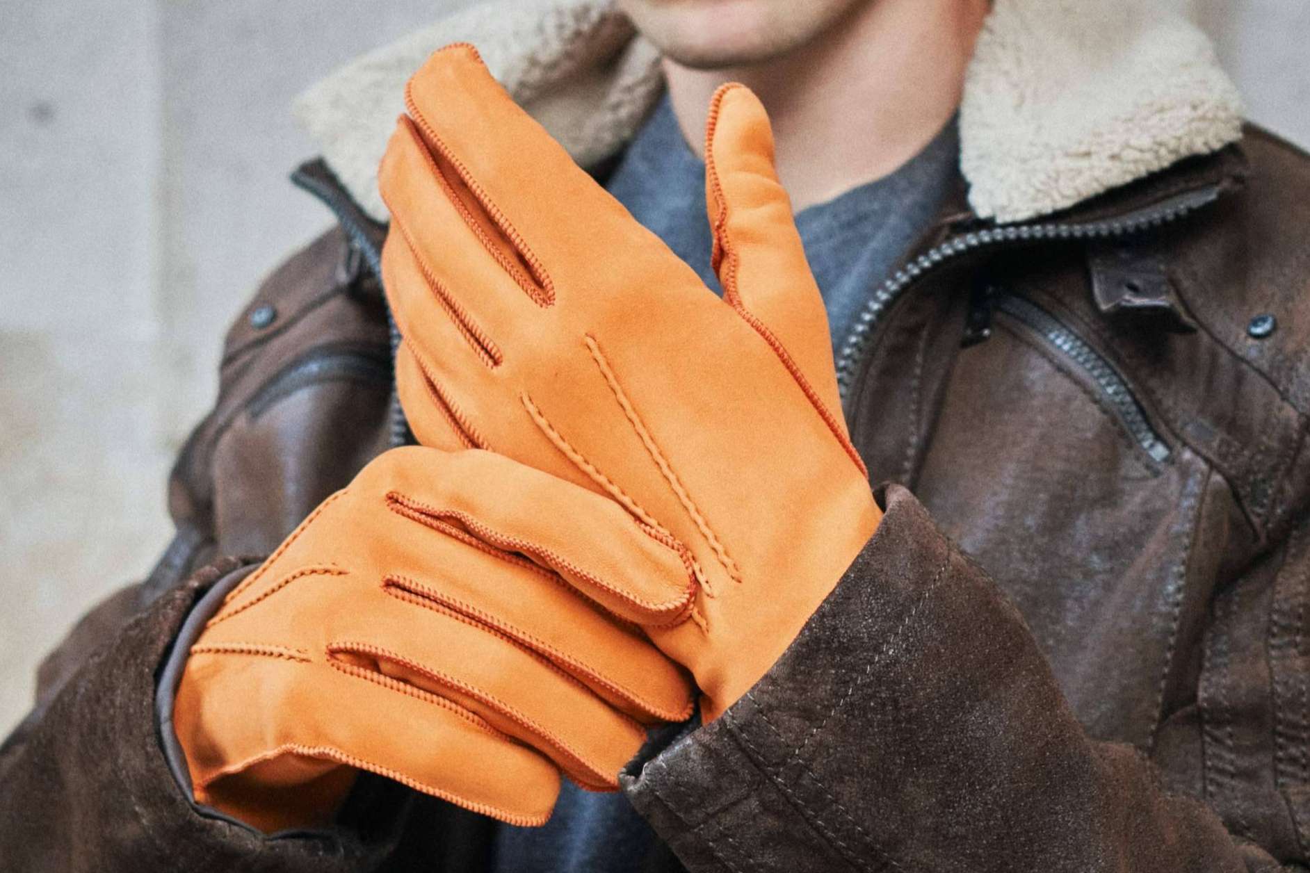 Regalos con estilo y utilidad para el Día del Padre; los guantes de piel